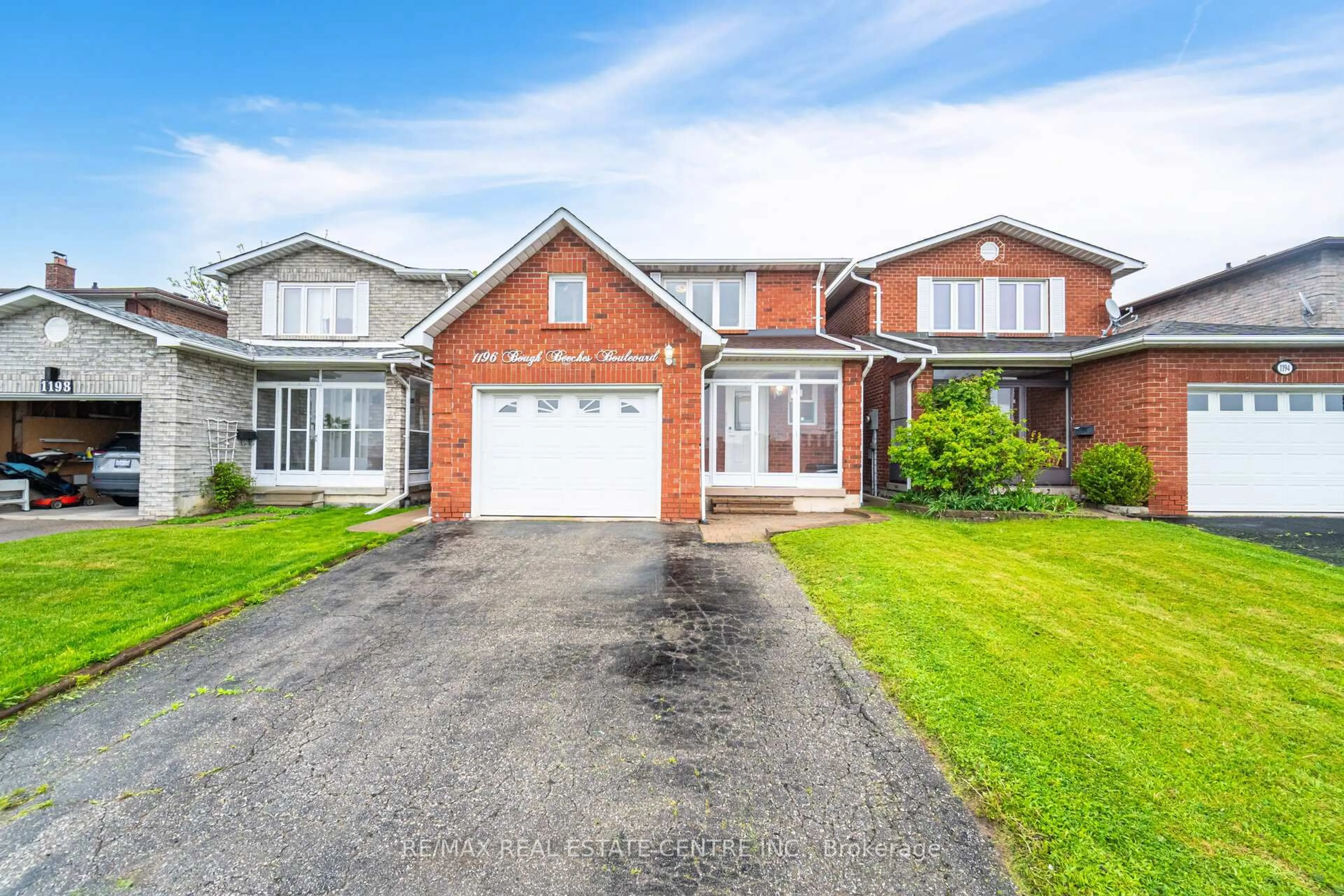 Unknown for 1196 Bough Beeches Blvd, Mississauga Ontario L4W 3Z9