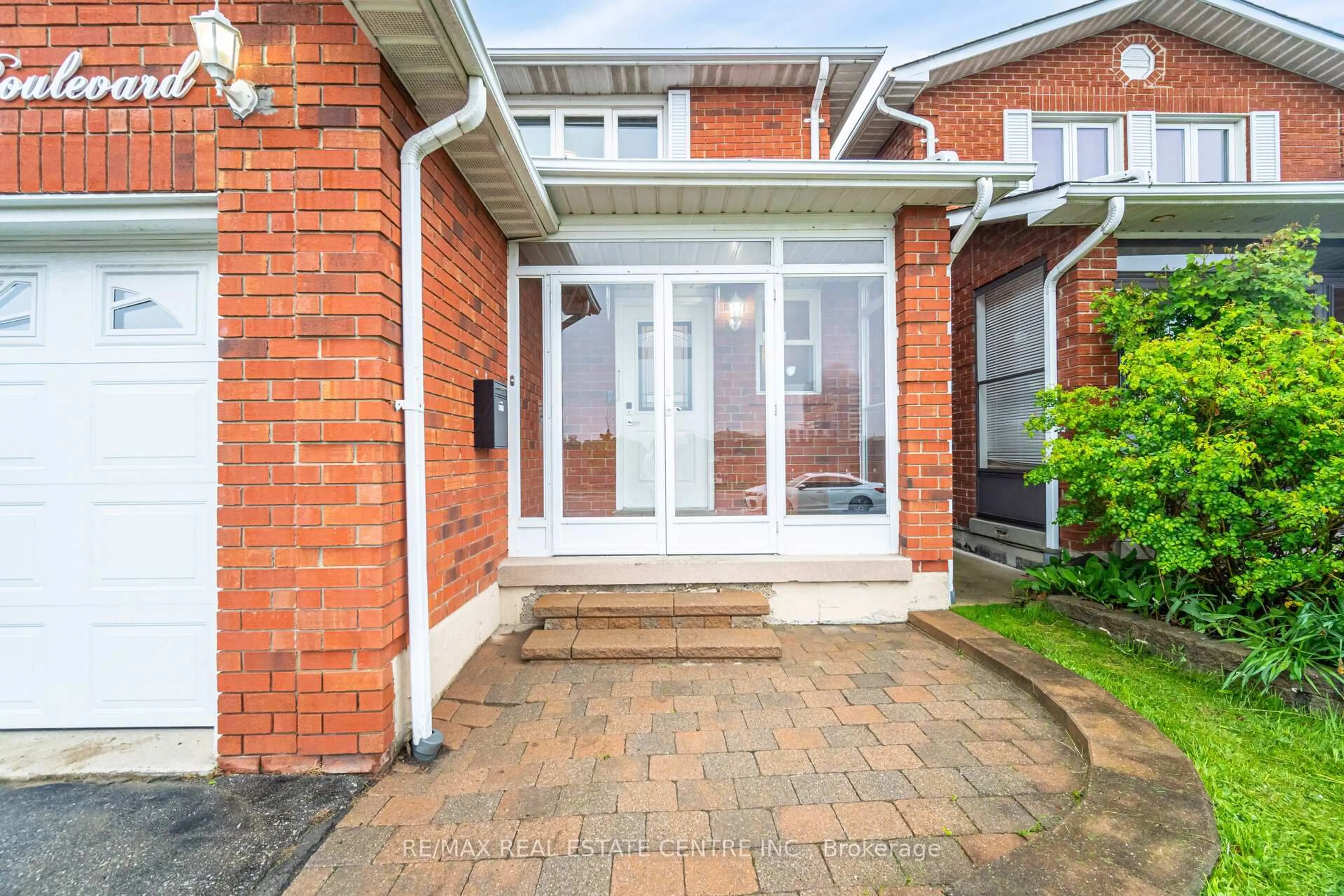 Unknown for 1196 Bough Beeches Blvd, Mississauga Ontario L4W 3Z9