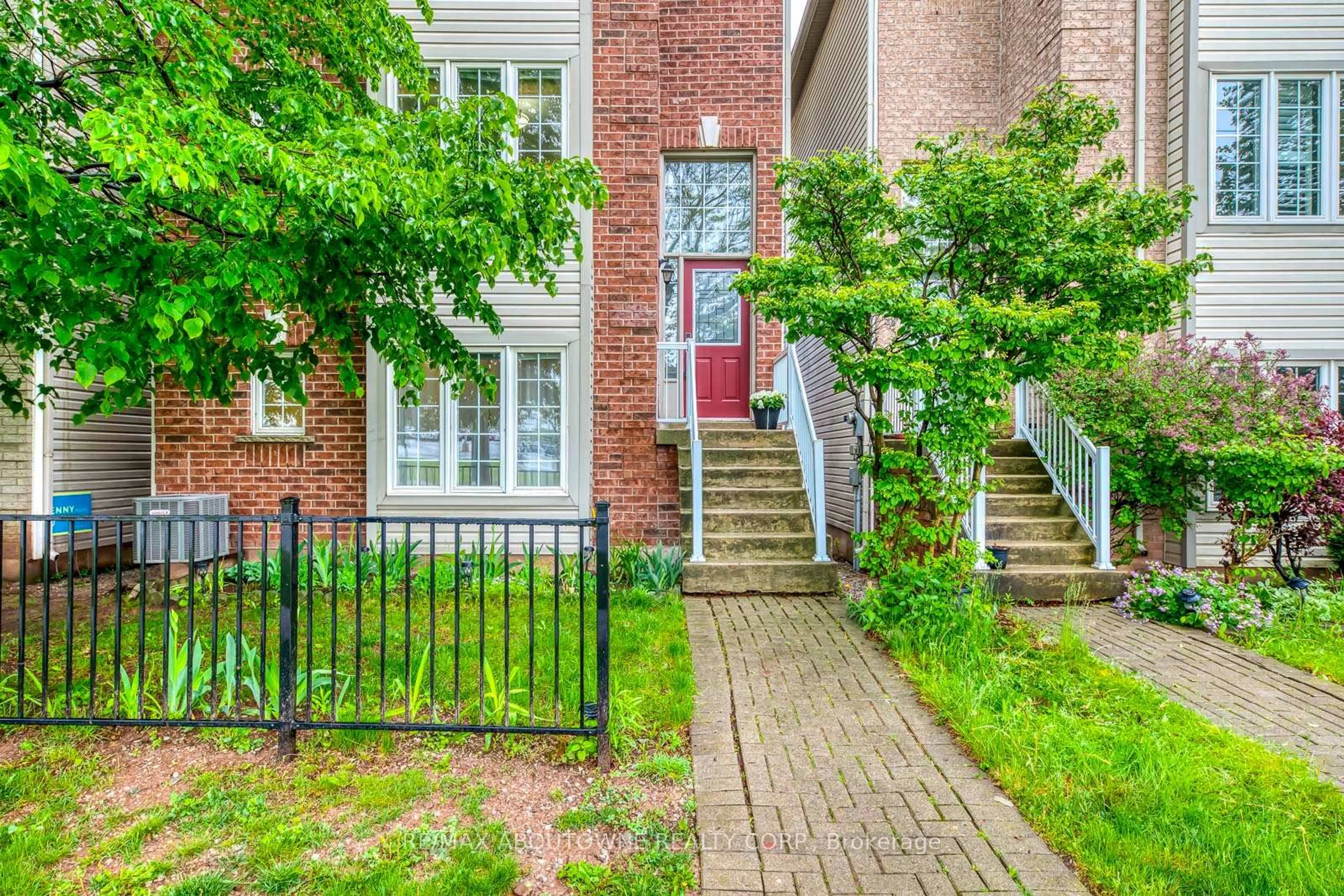 Home with brick exterior material, street for 5090 Fairview St #58, Burlington Ontario L7L 7H5