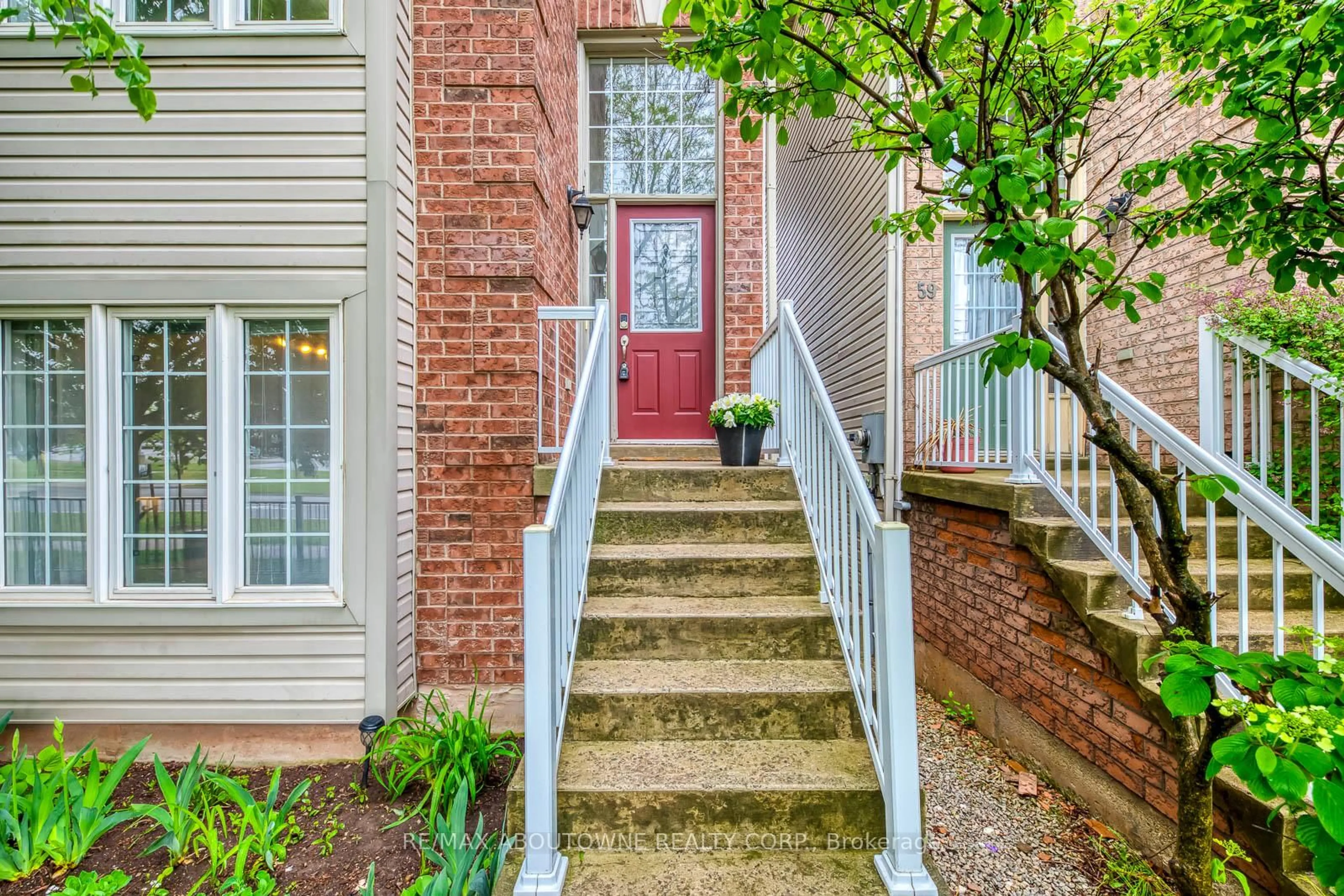 Unknown for 5090 Fairview St #58, Burlington Ontario L7L 7H5