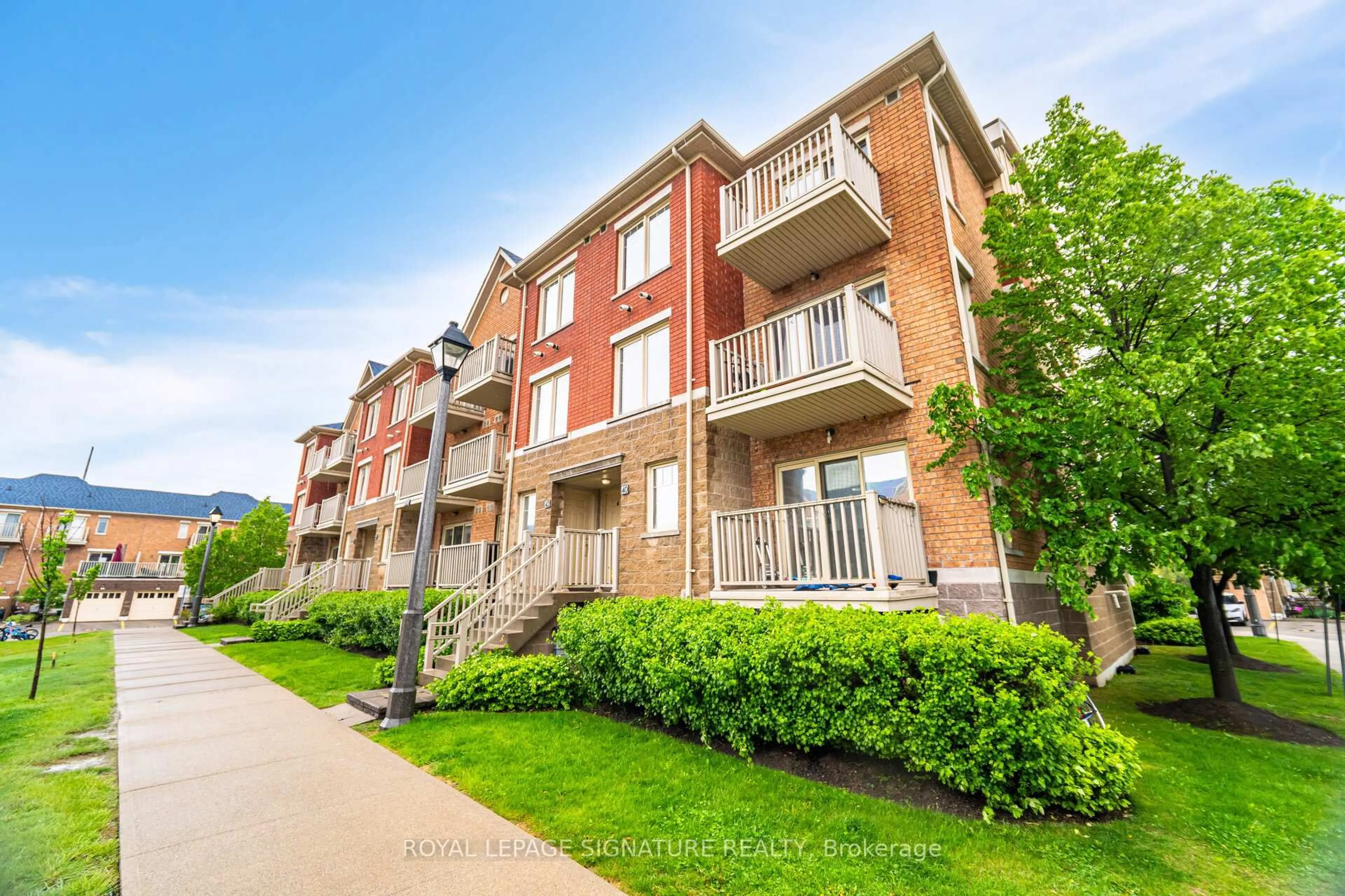 Unknown for 5050 Intrepid Dr #42, Mississauga Ontario L5M 0E5