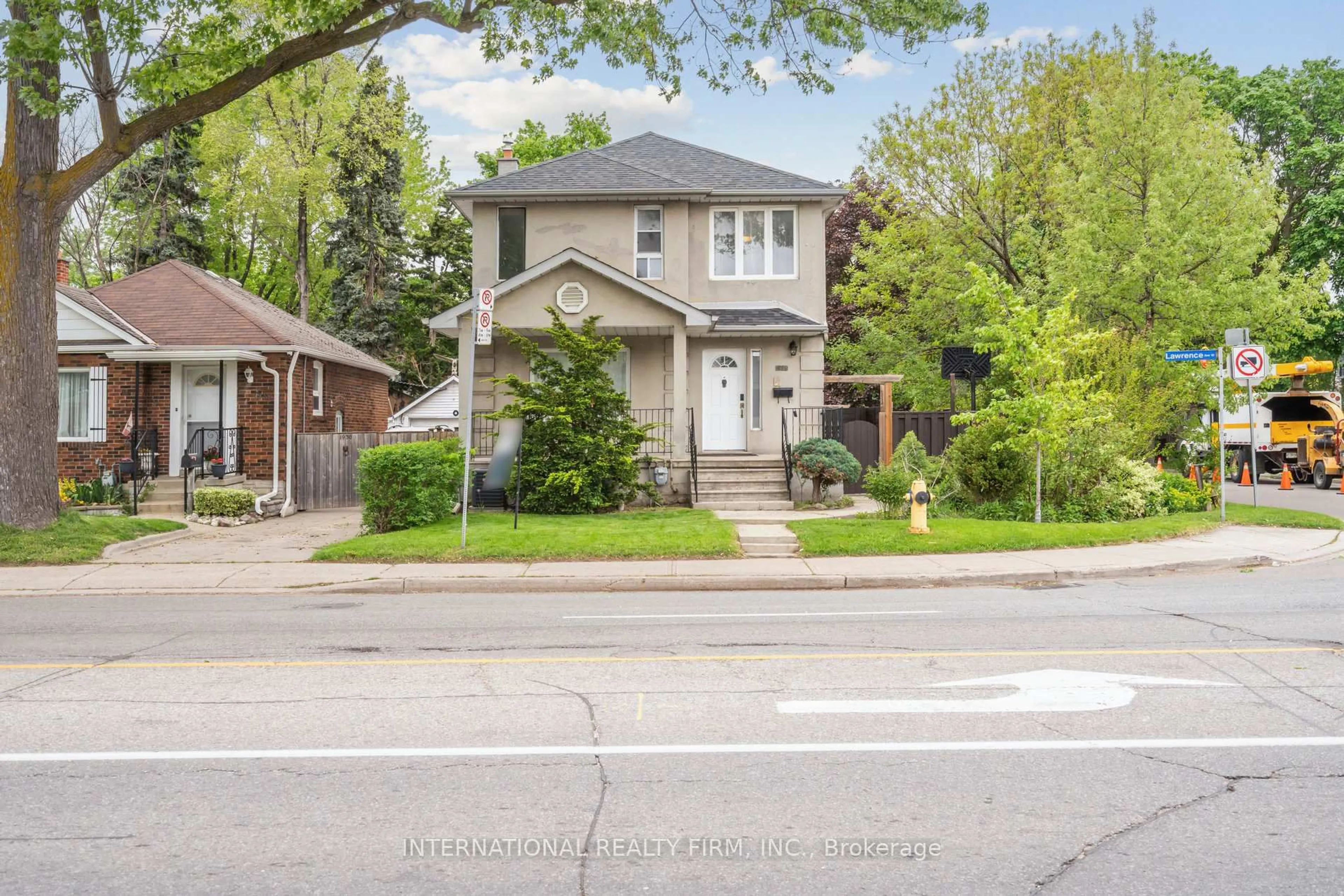 Unknown for 1928 Lawrence Ave, Toronto Ontario M9N 1H2