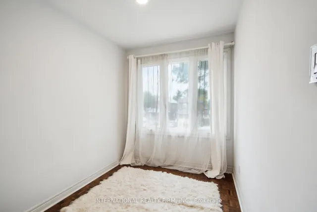 Additional property image - 1928 Lawrence Ave