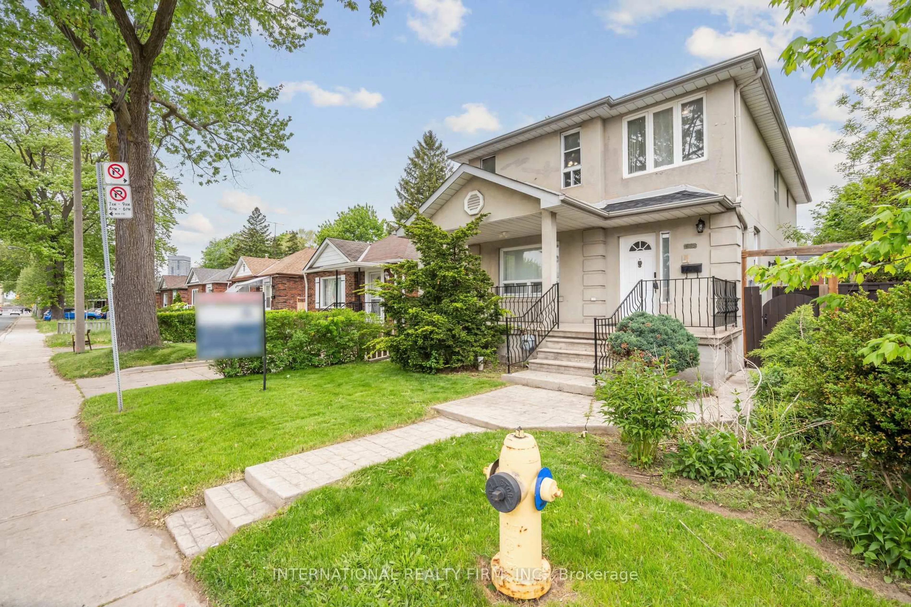 Unknown for 1928 Lawrence Ave, Toronto Ontario M9N 1H2
