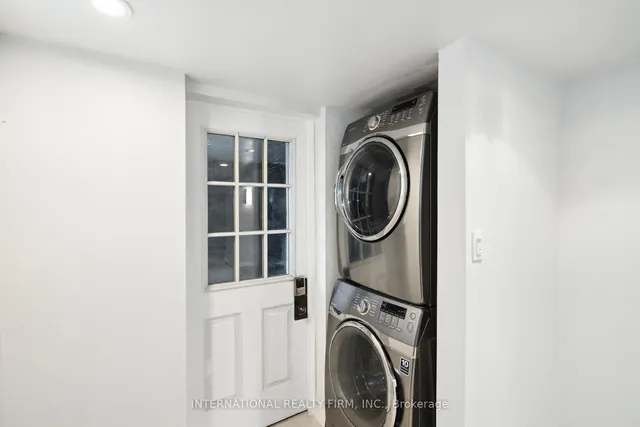 Additional property image - 1928 Lawrence Ave