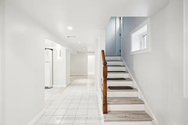 Additional property image - 1928 Lawrence Ave
