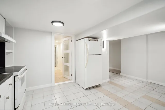 Additional property image - 1928 Lawrence Ave