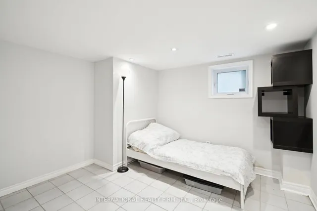 Additional property image - 1928 Lawrence Ave