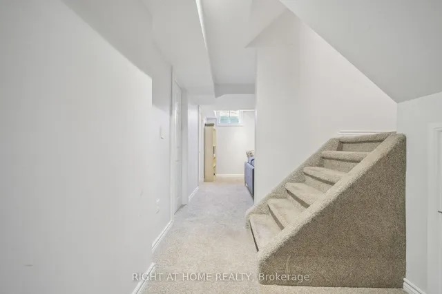 Additional image 11 of 477 Farlow Cres