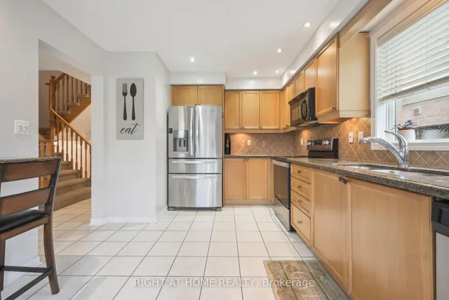 Additional image 28 of 477 Farlow Cres