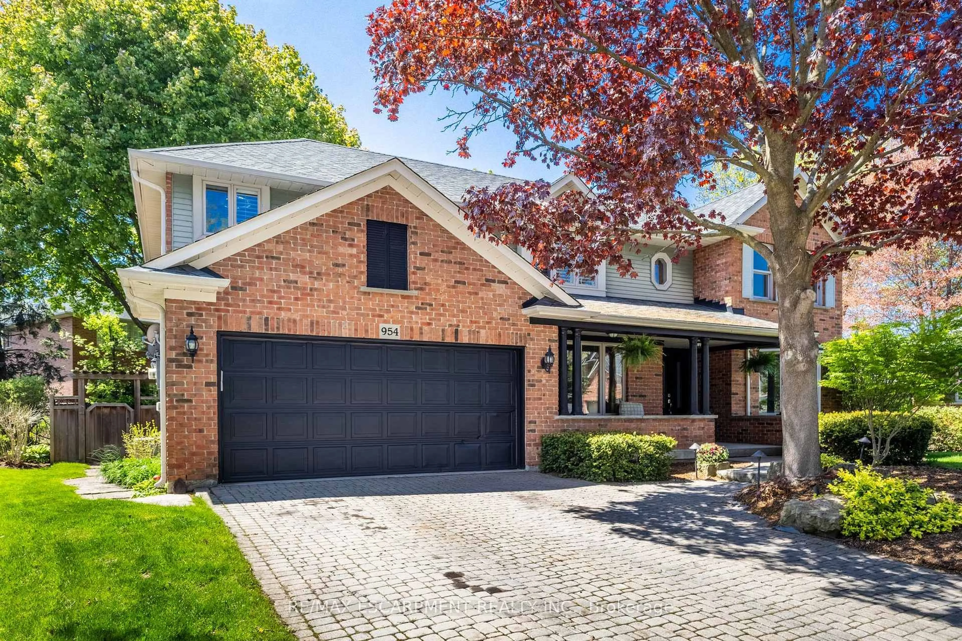 Home with brick exterior material, street for 954 Wintergreen Pl, Burlington Ontario L7T 4K4