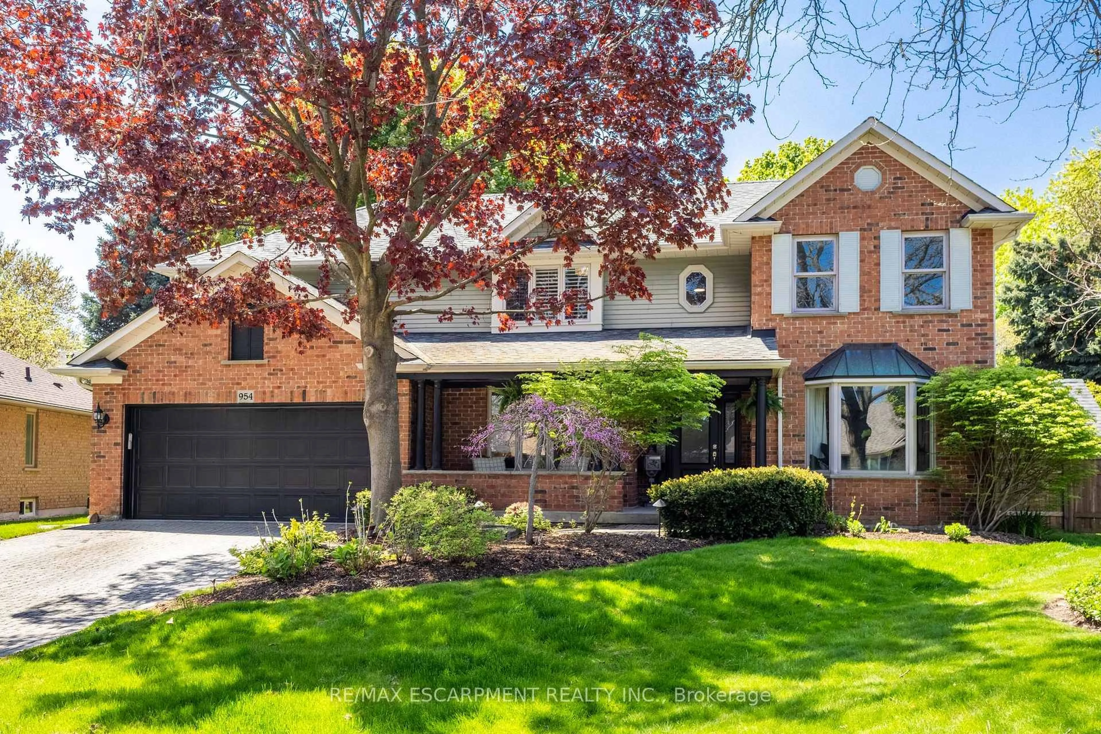 Home with brick exterior material, street for 954 Wintergreen Pl, Burlington Ontario L7T 4K4