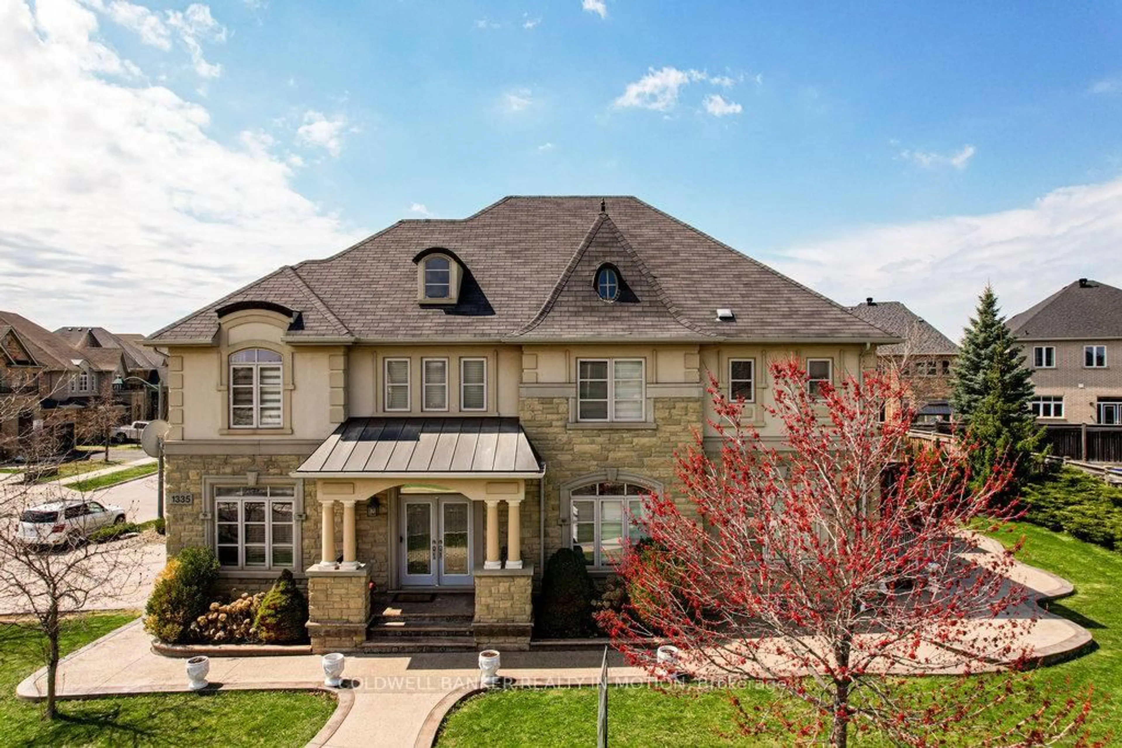 Home with brick exterior material, unknown for 1335 Arrowhead Rd, Oakville Ontario L6H 0B2