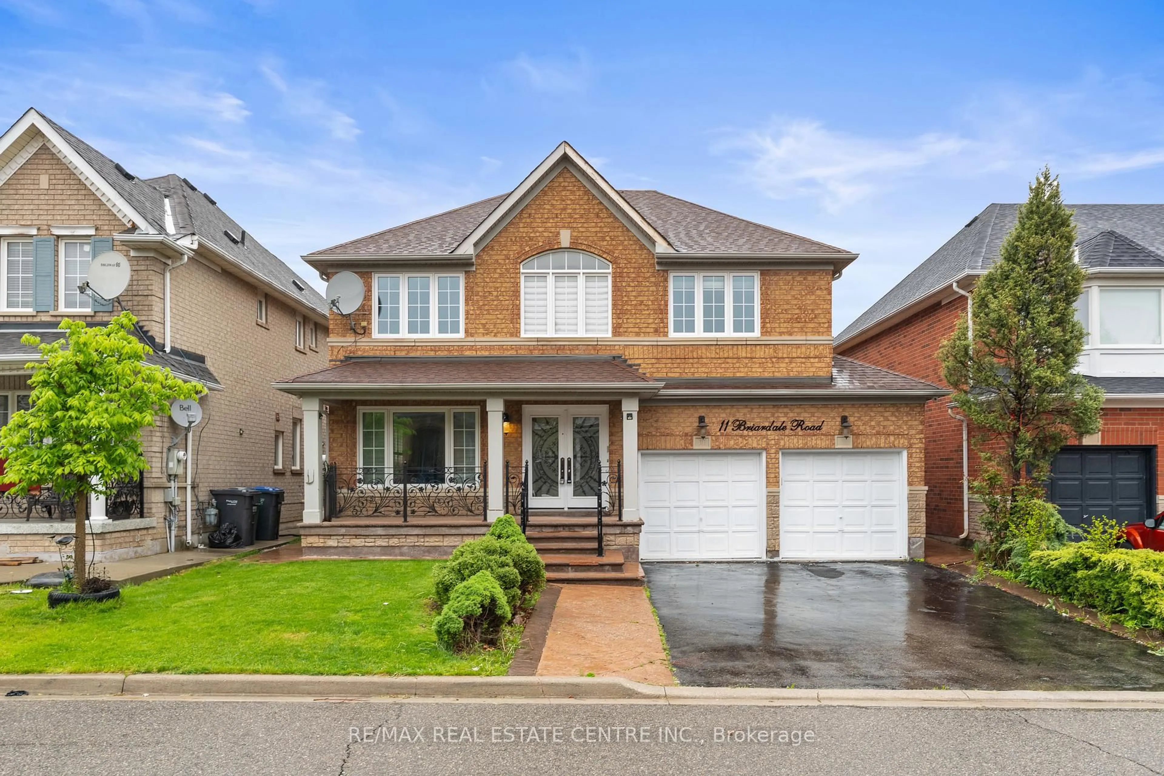 Home with brick exterior material, street for 11 Briardale Rd, Brampton Ontario L7A 1S6
