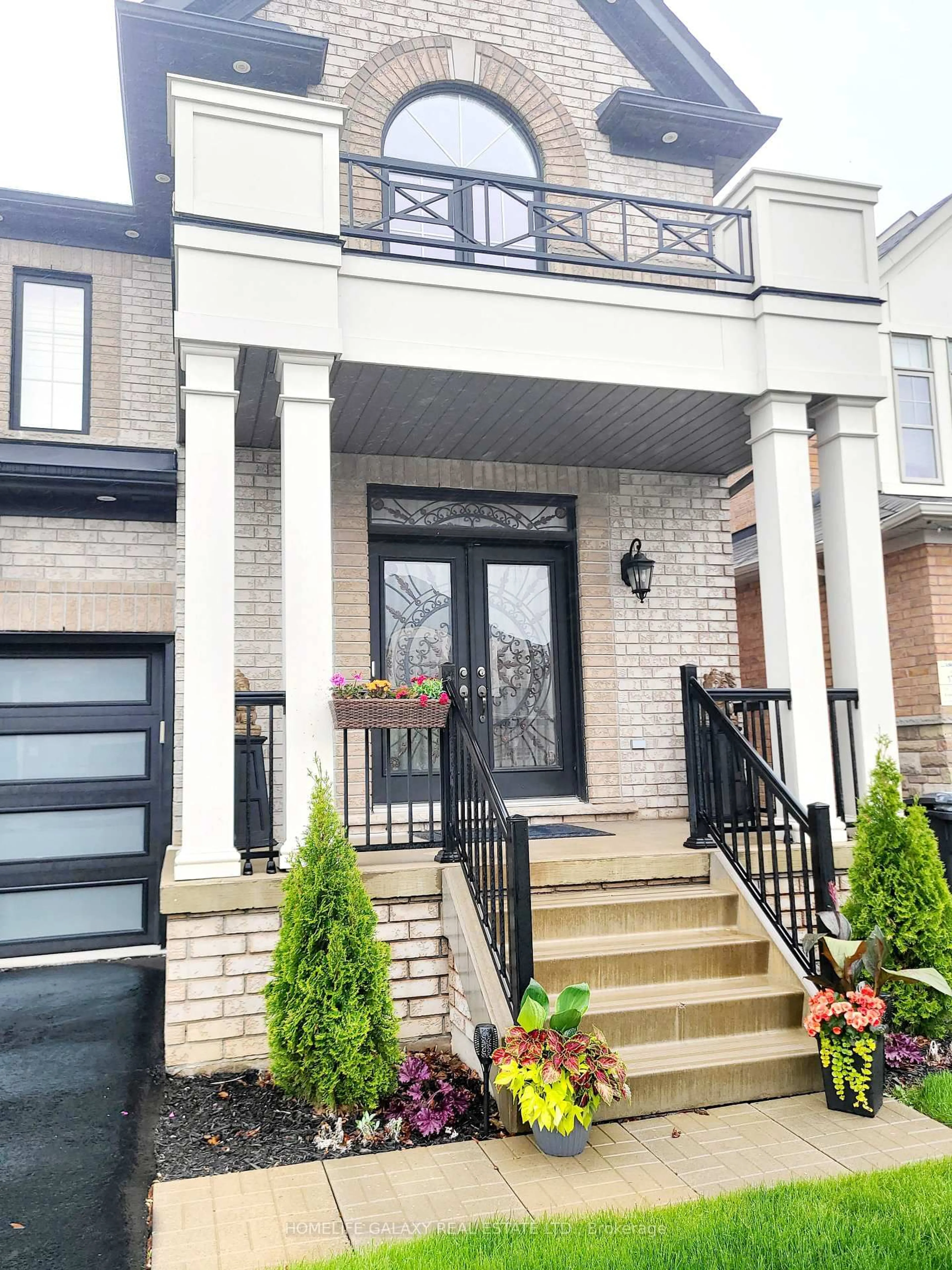 Home with brick exterior material, street for 42 Interlacken Dr, Brampton Ontario L6X 0W5