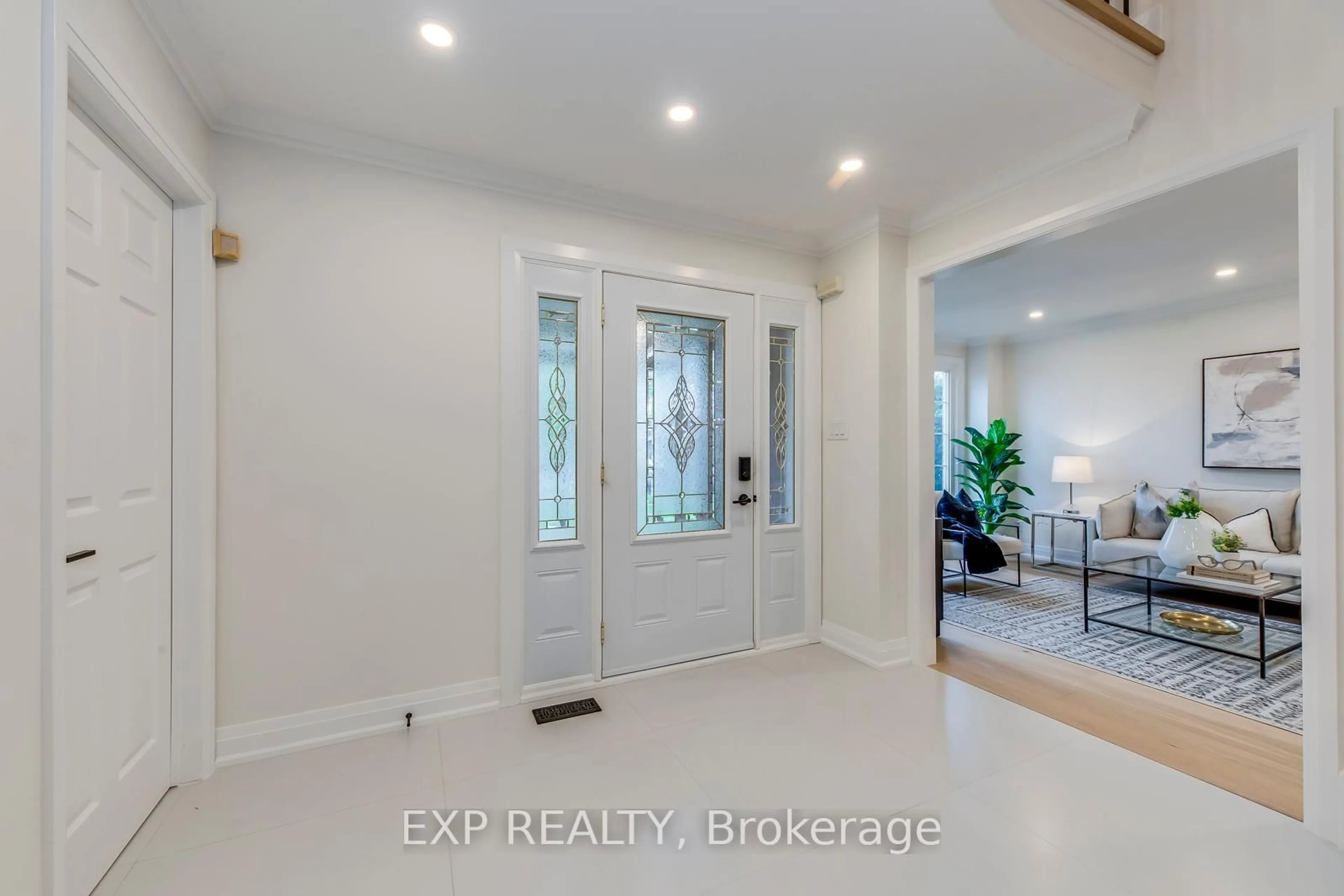 Indoor entryway for 4223 Perivale Rd, Mississauga Ontario L5C 4B1