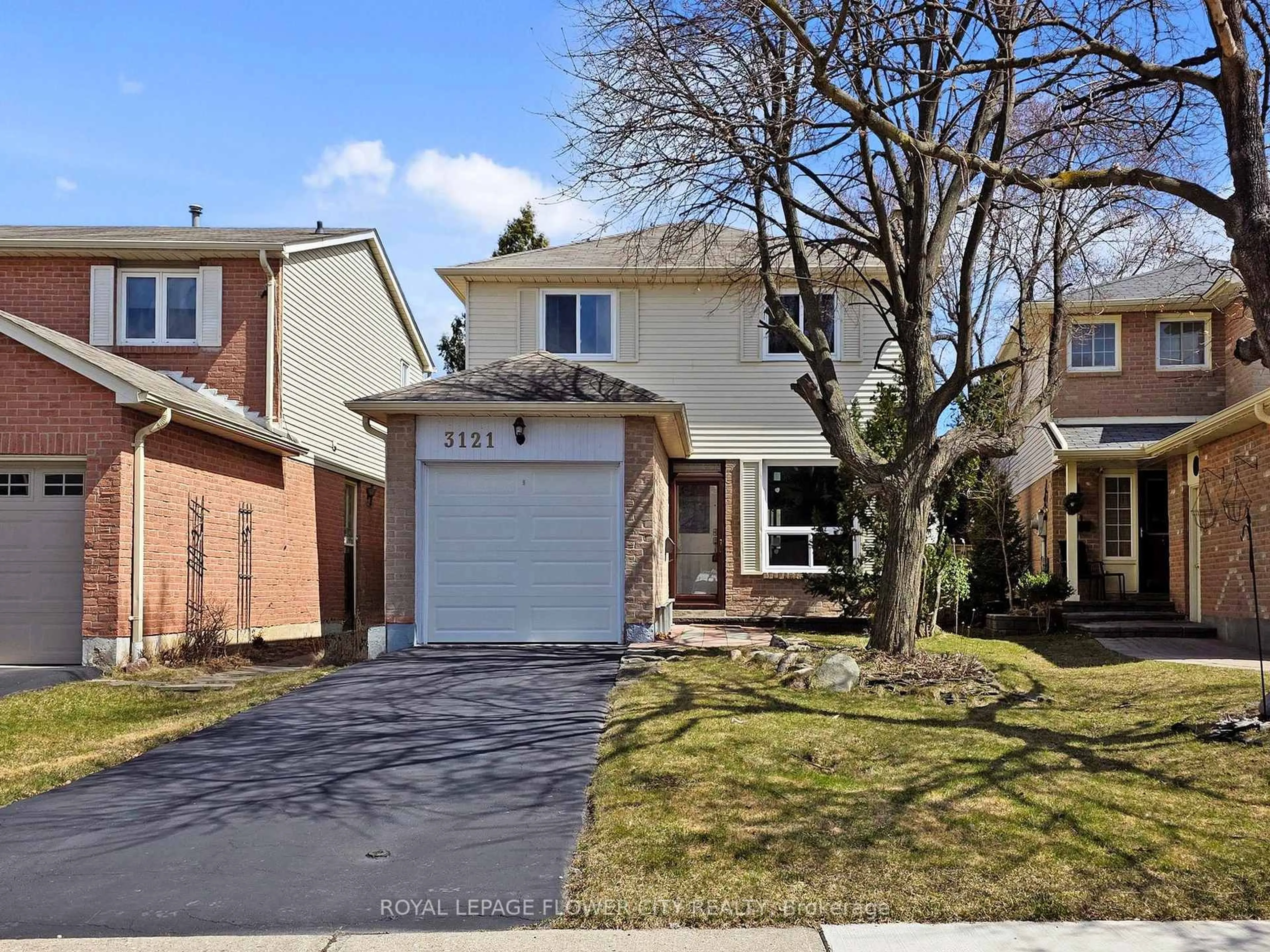 Home with brick exterior material, street for 3121 Keynes Cres, Mississauga Ontario L5N 2Z9