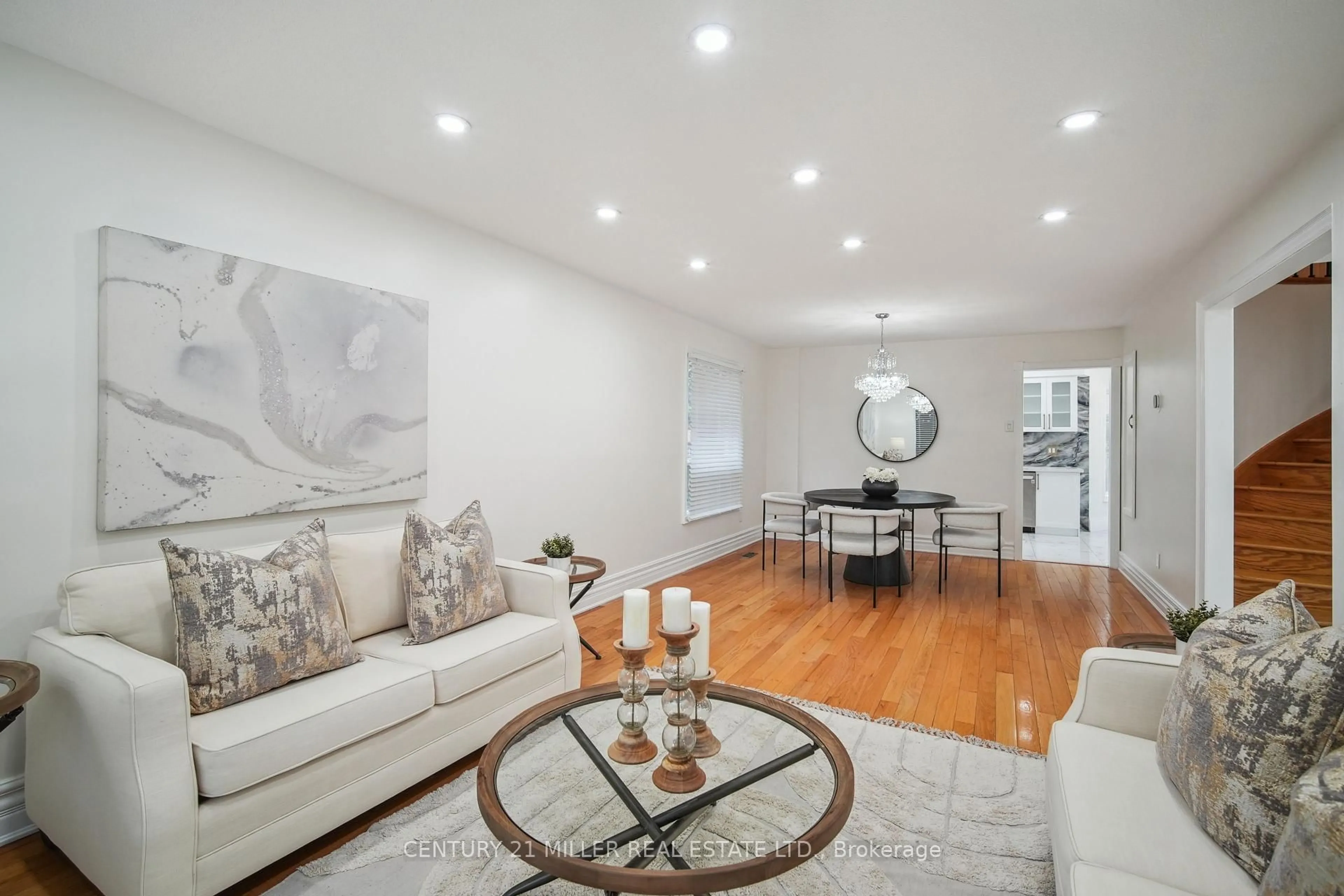 Living room with furniture, unknown for 285 Mississaga St, Oakville Ontario L6L 6J8