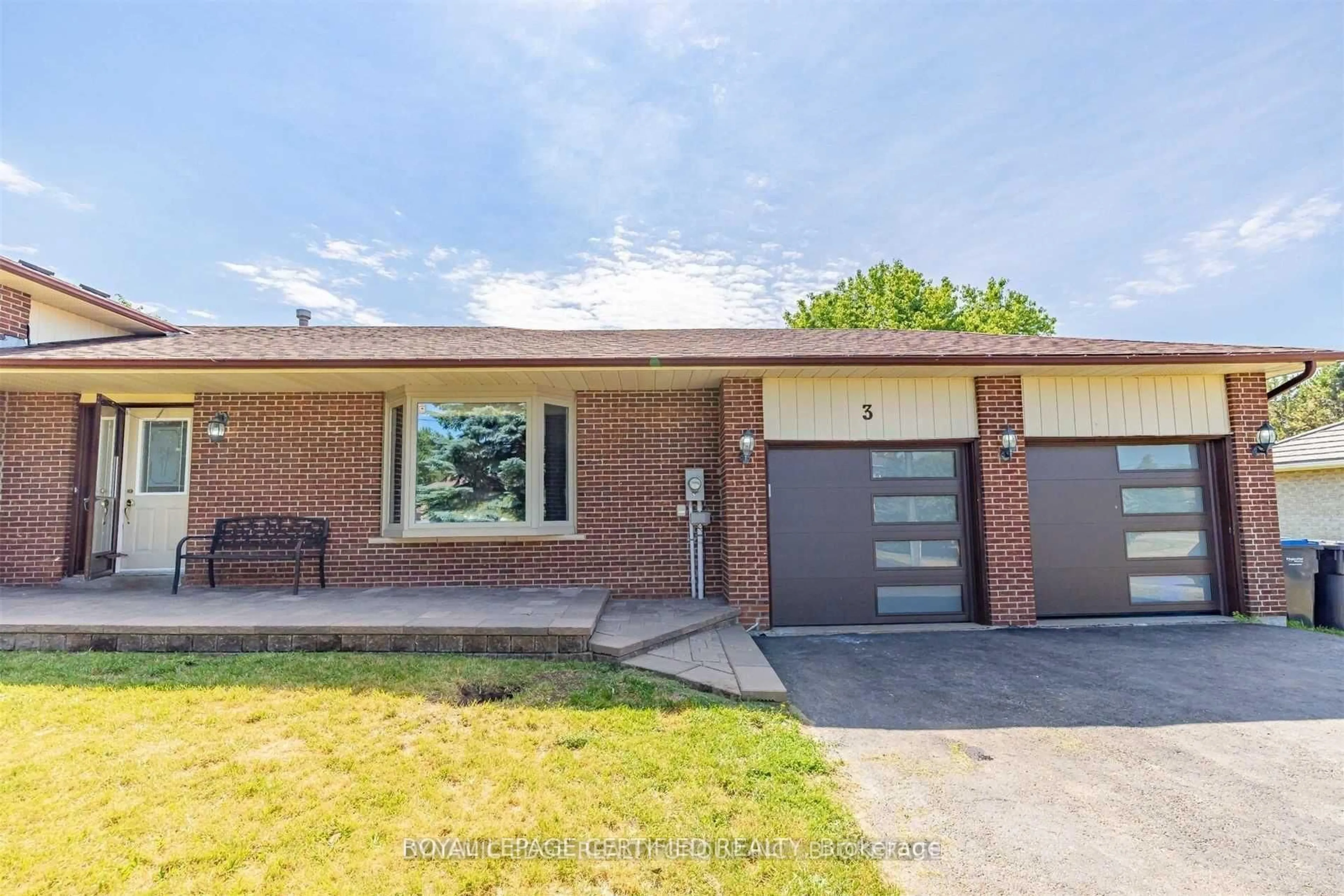 Home with brick exterior material, street for 3 Blue Horizon Crt, Caledon Ontario L7K 0T9