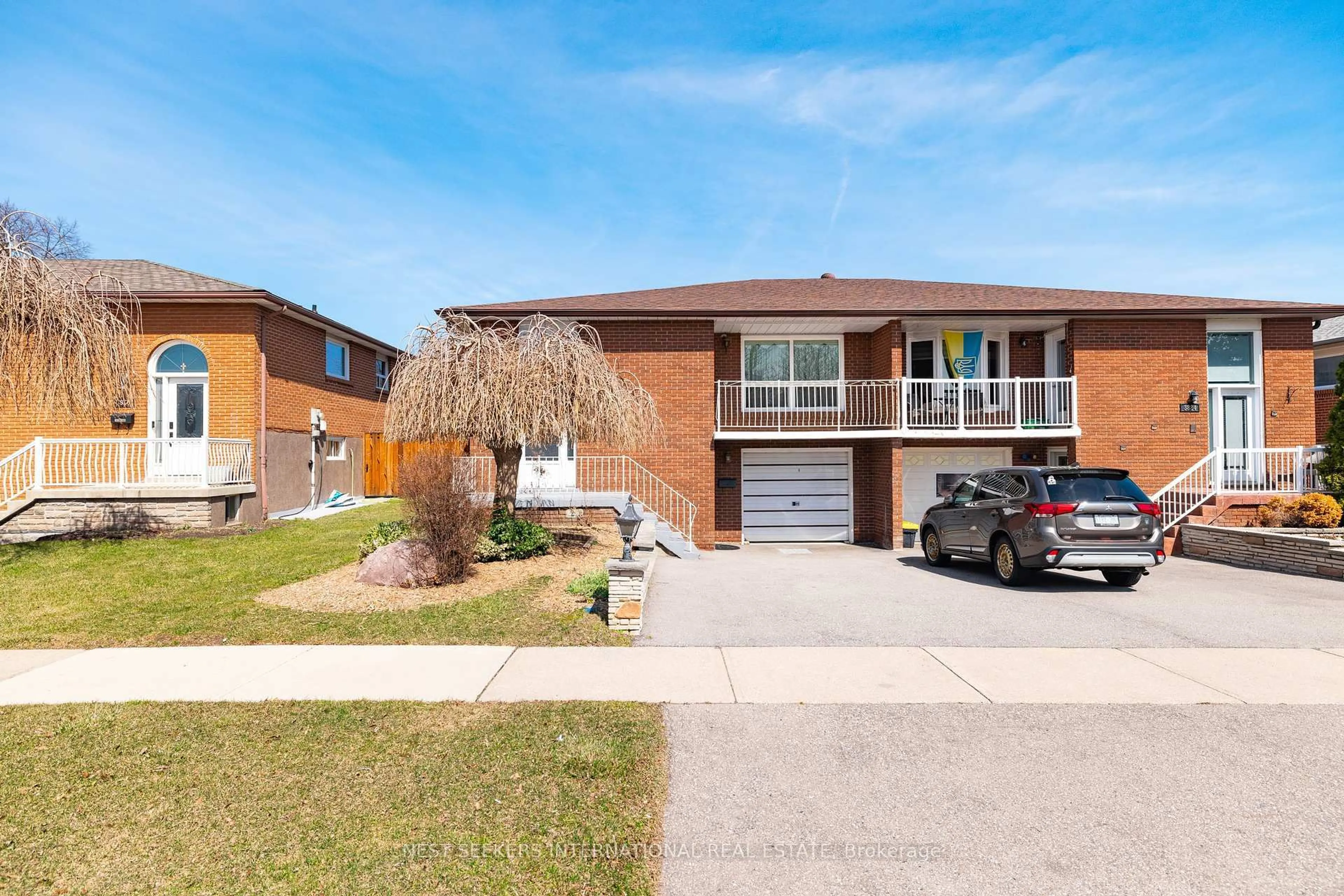 Home with brick exterior material, street for 3882 Midhurst Lane, Mississauga Ontario L4Z 1C7