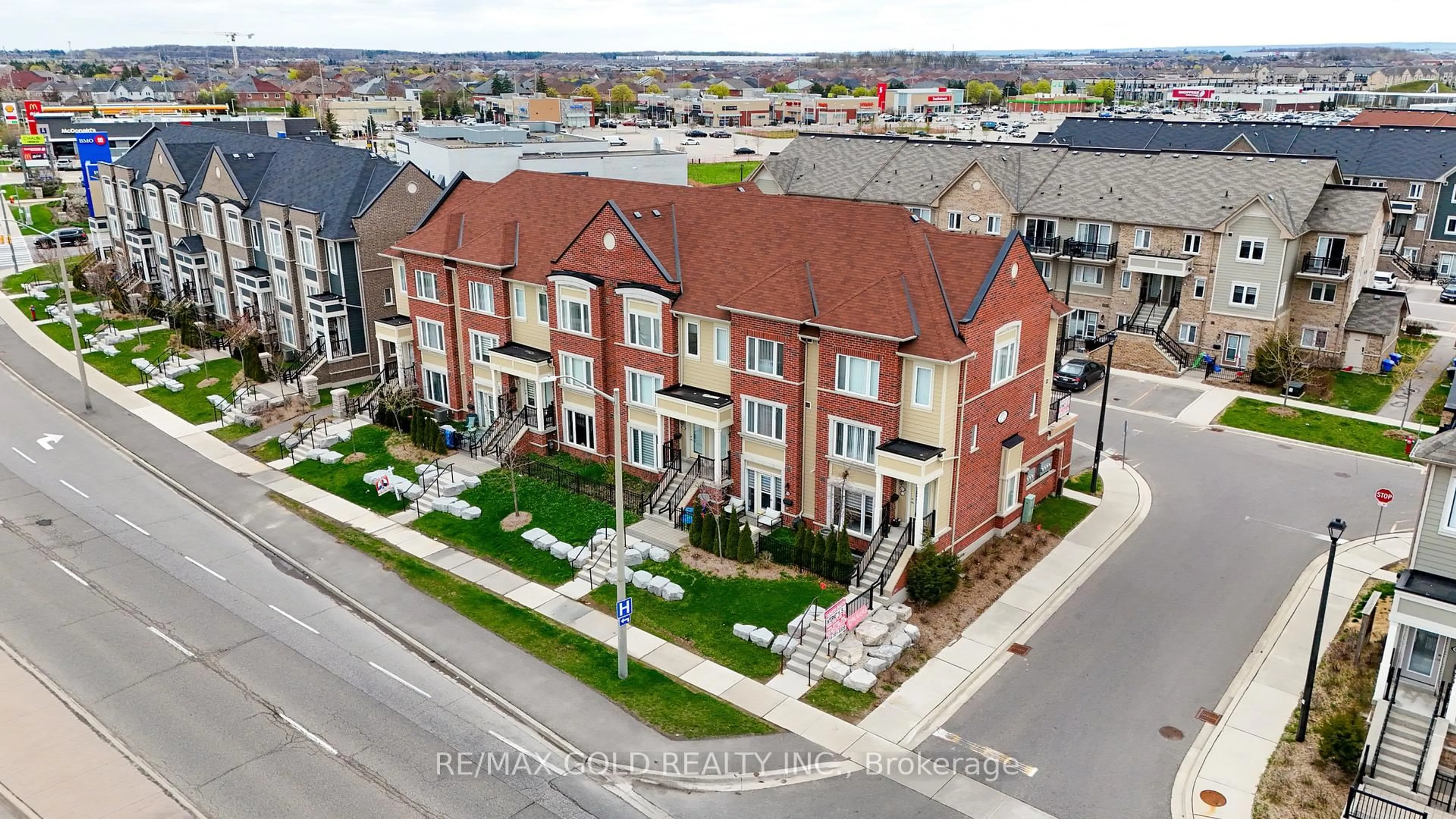 A pic from outside/outdoor area/front of a property/back of a property/a pic from drone, street for 250 Sunny Meadow Blvd #68, Brampton Ontario L6R 3Y6