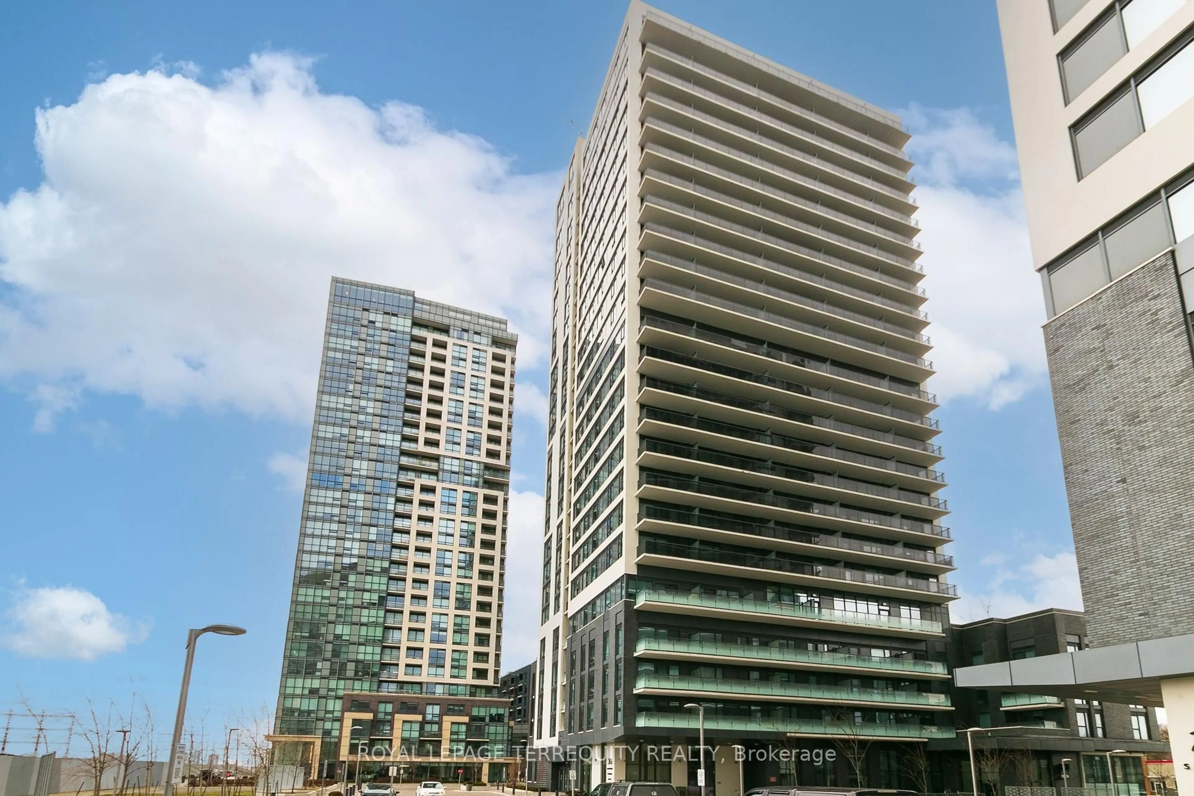 Indoor foyer for 30 Samuel Wood Way #1911, Toronto Ontario M9B 0C9