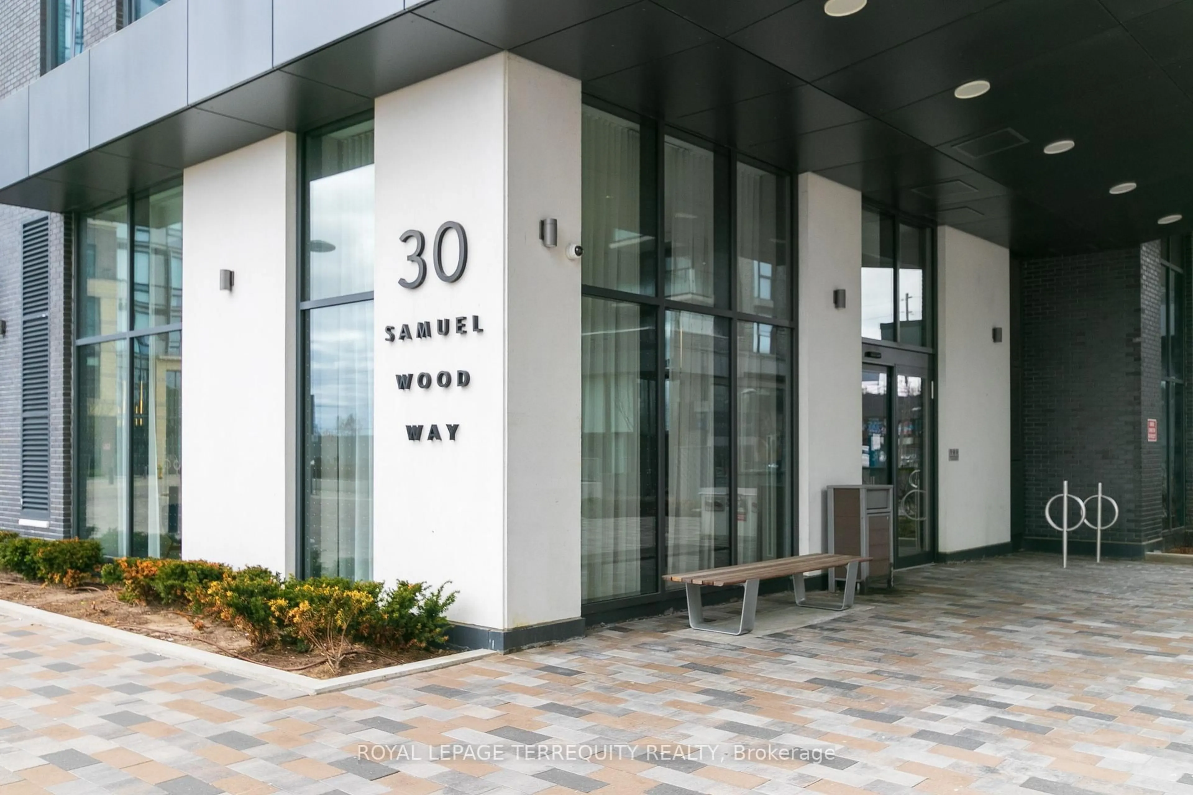 Indoor foyer for 30 Samuel Wood Way #1911, Toronto Ontario M9B 0C9