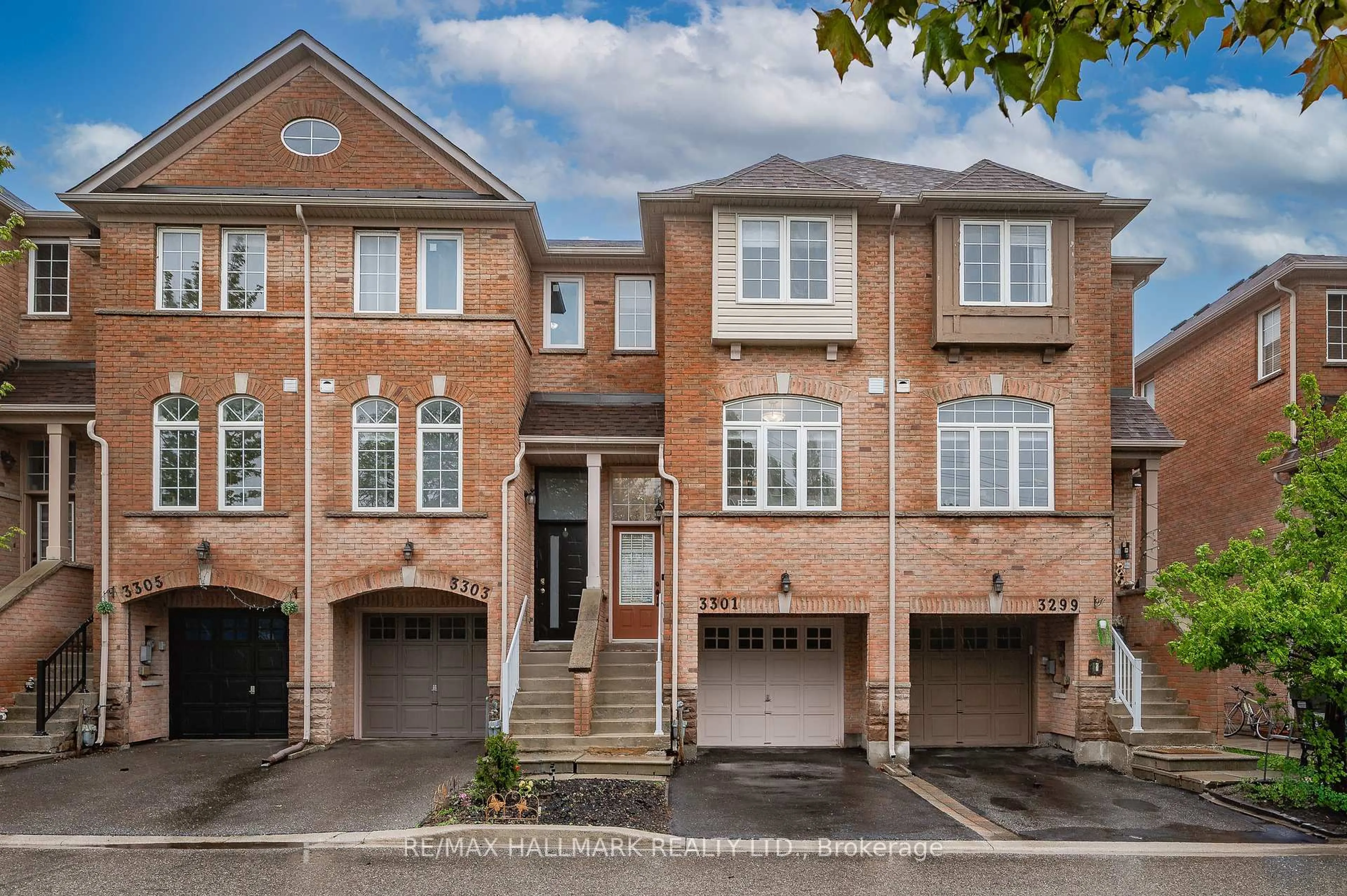 Home with brick exterior material, street for 3301 Redpath Circ, Mississauga Ontario L5N 8R3