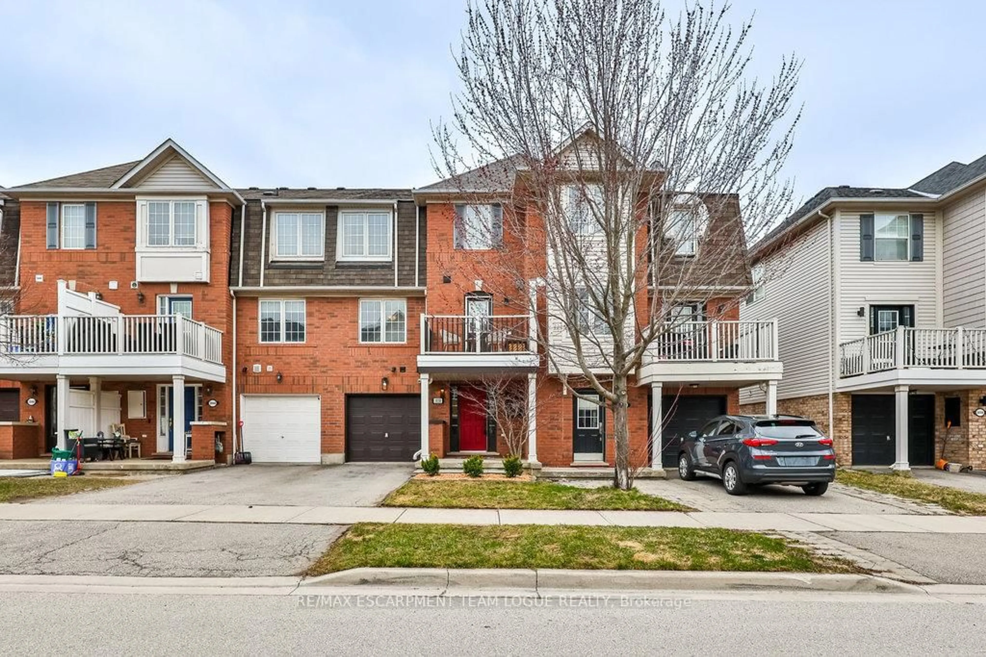 Home with brick exterior material, street for 3050 Drumloch Ave, Oakville Ontario L6M 5H8