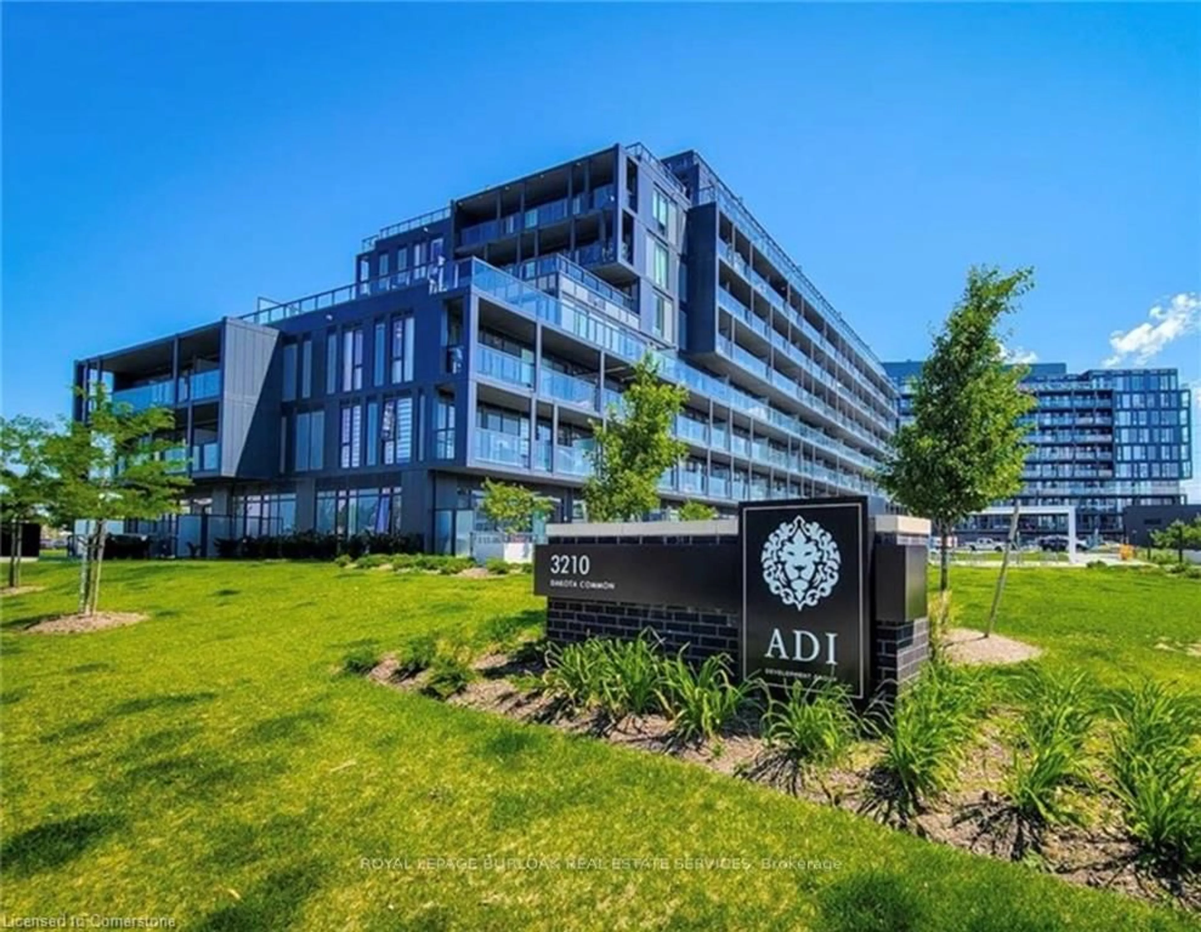Indoor foyer for 3210 Dakota Common #A401, Burlington Ontario L7M 2A8