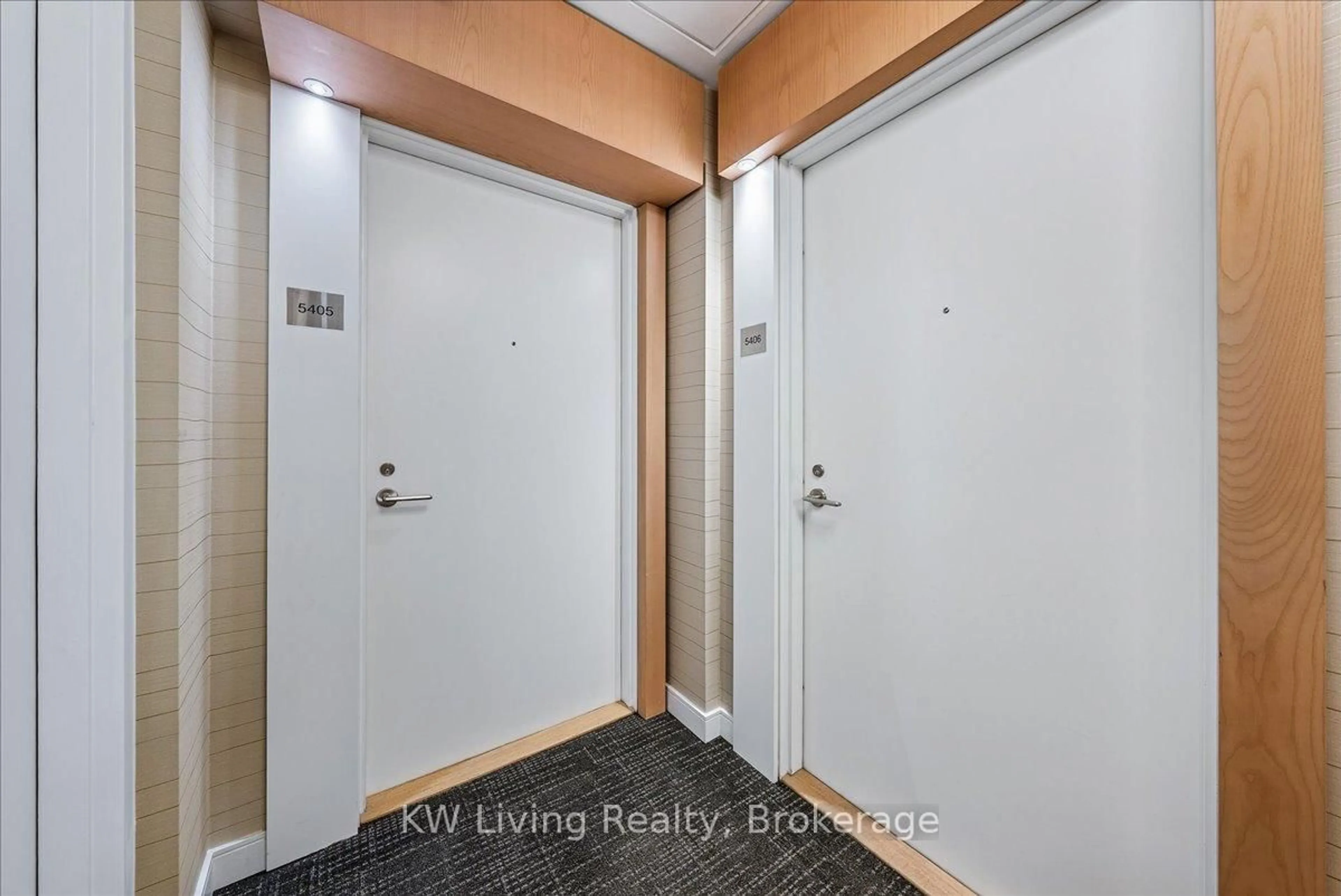 Indoor entryway for 70 Annie Craig Dr #5406, Toronto Ontario M8V 0G2