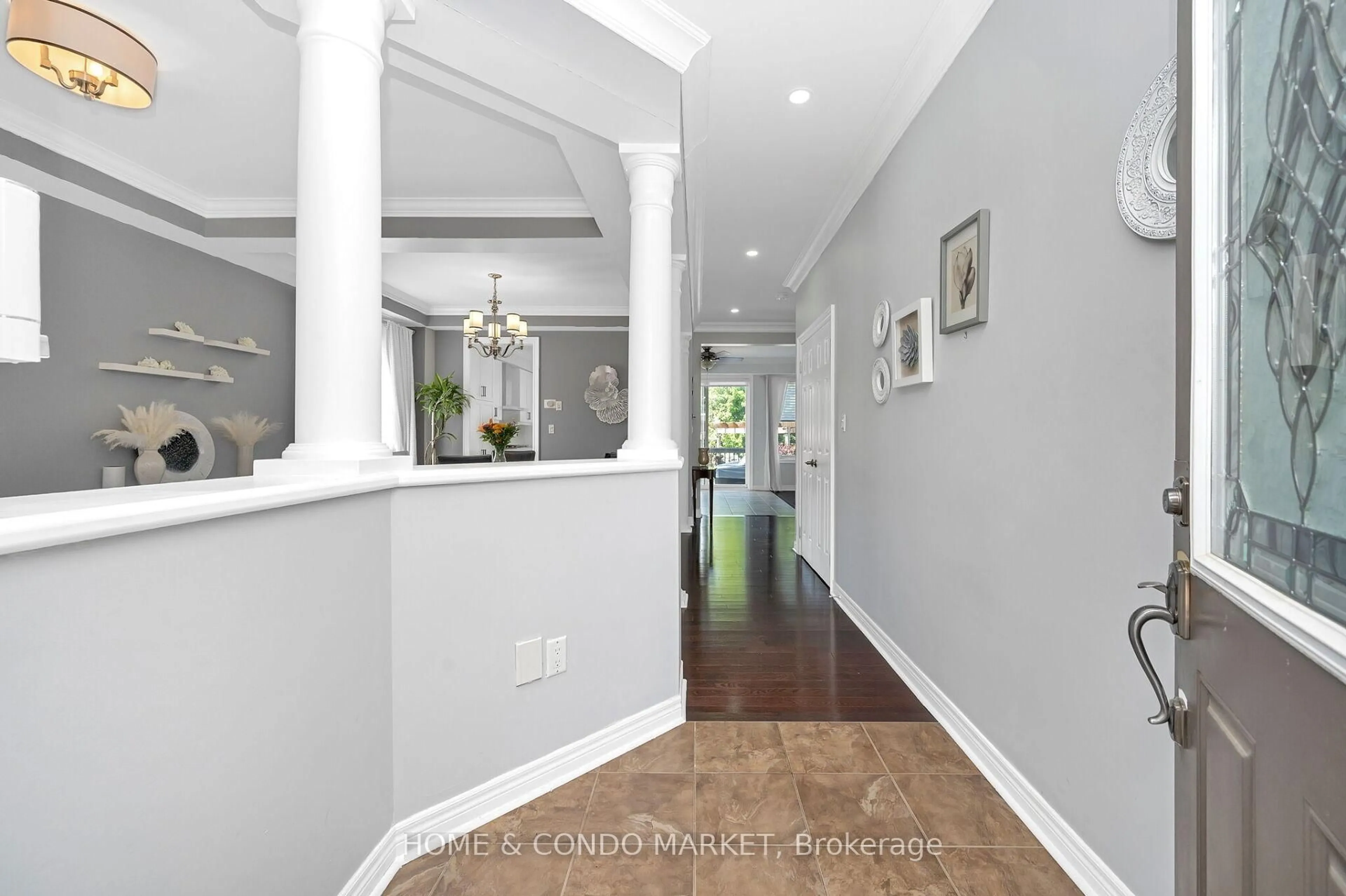 Indoor entryway for 31 Cottonfield Circ, Caledon Ontario L7C 3M9