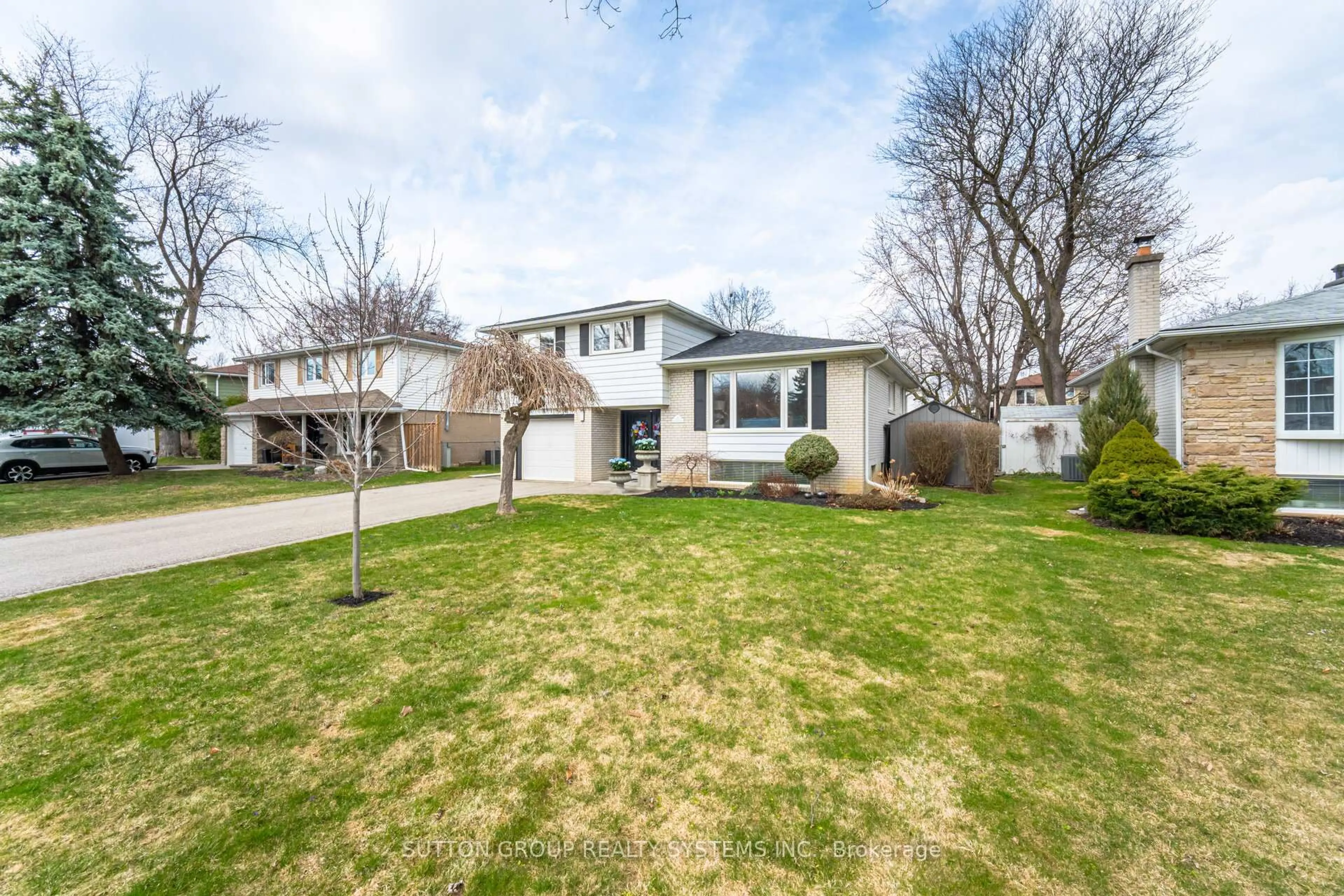 Unknown for 11 Richmond Dr, Brampton Ontario L6W 2E7