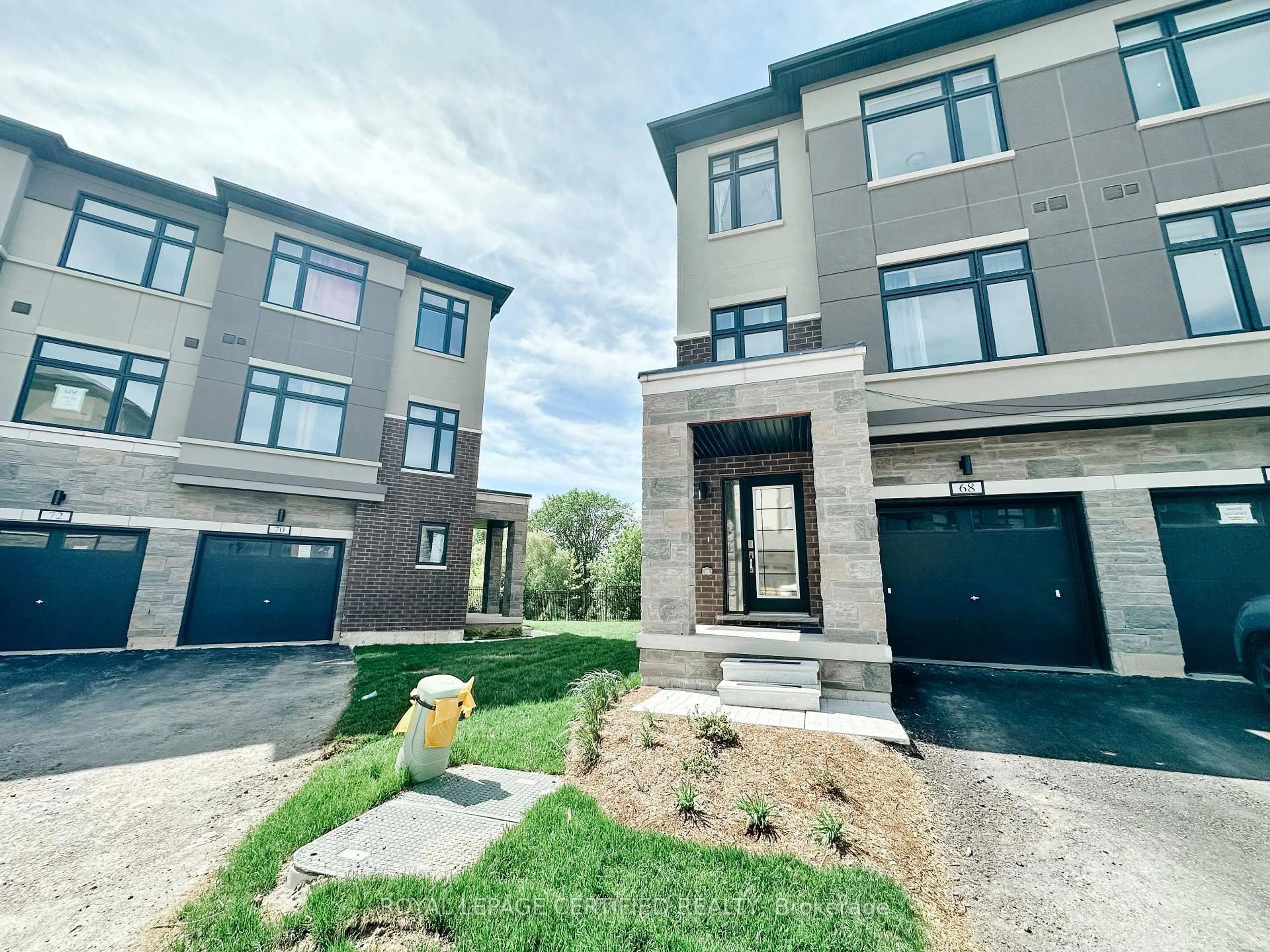 A pic from outside/outdoor area/front of a property/back of a property/a pic from drone, street for 68 Fieldridge Cres, Brampton Ontario L6R 4G6