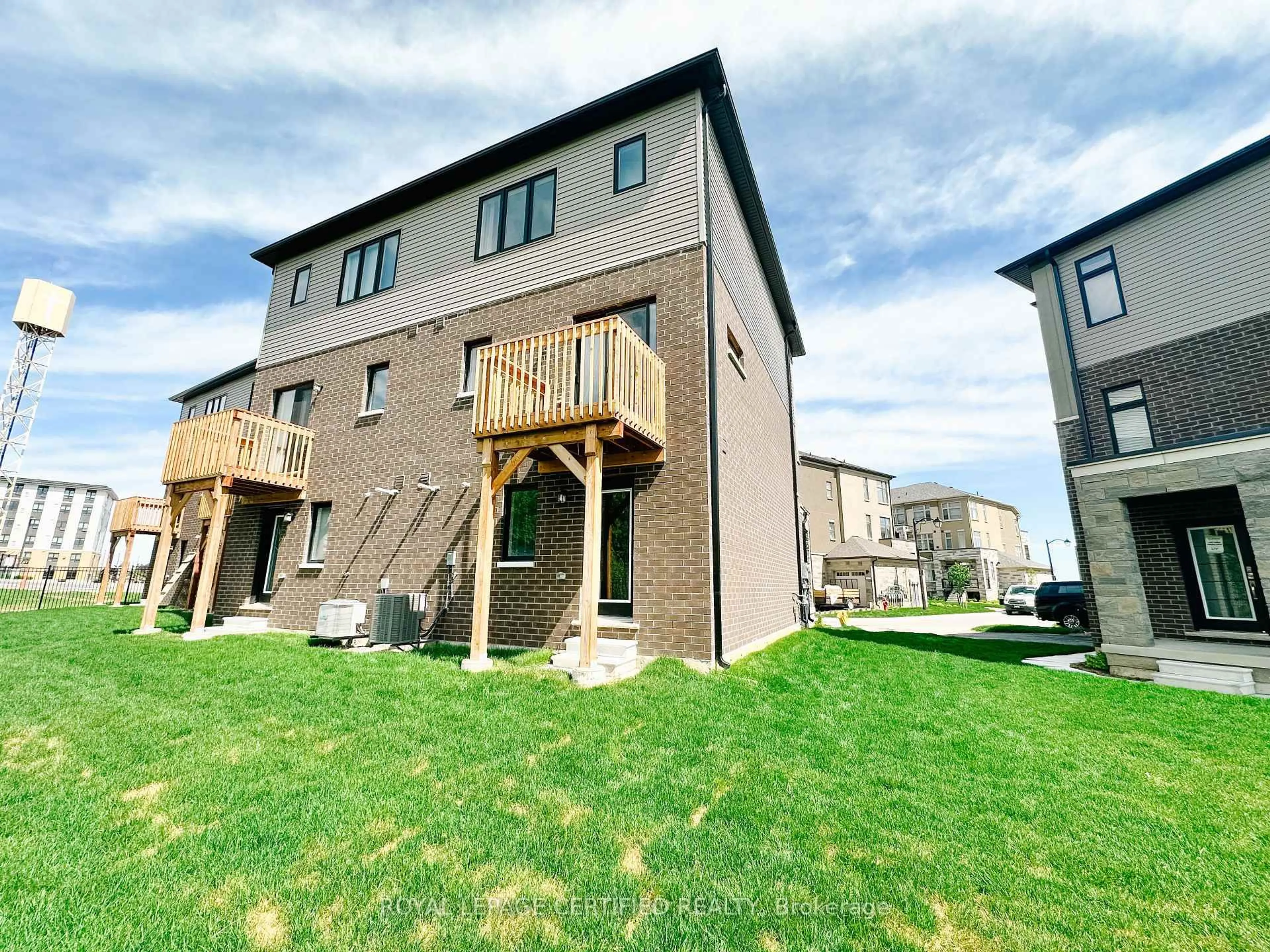 Unknown for 68 Fieldridge Cres, Brampton Ontario L6R 4G6