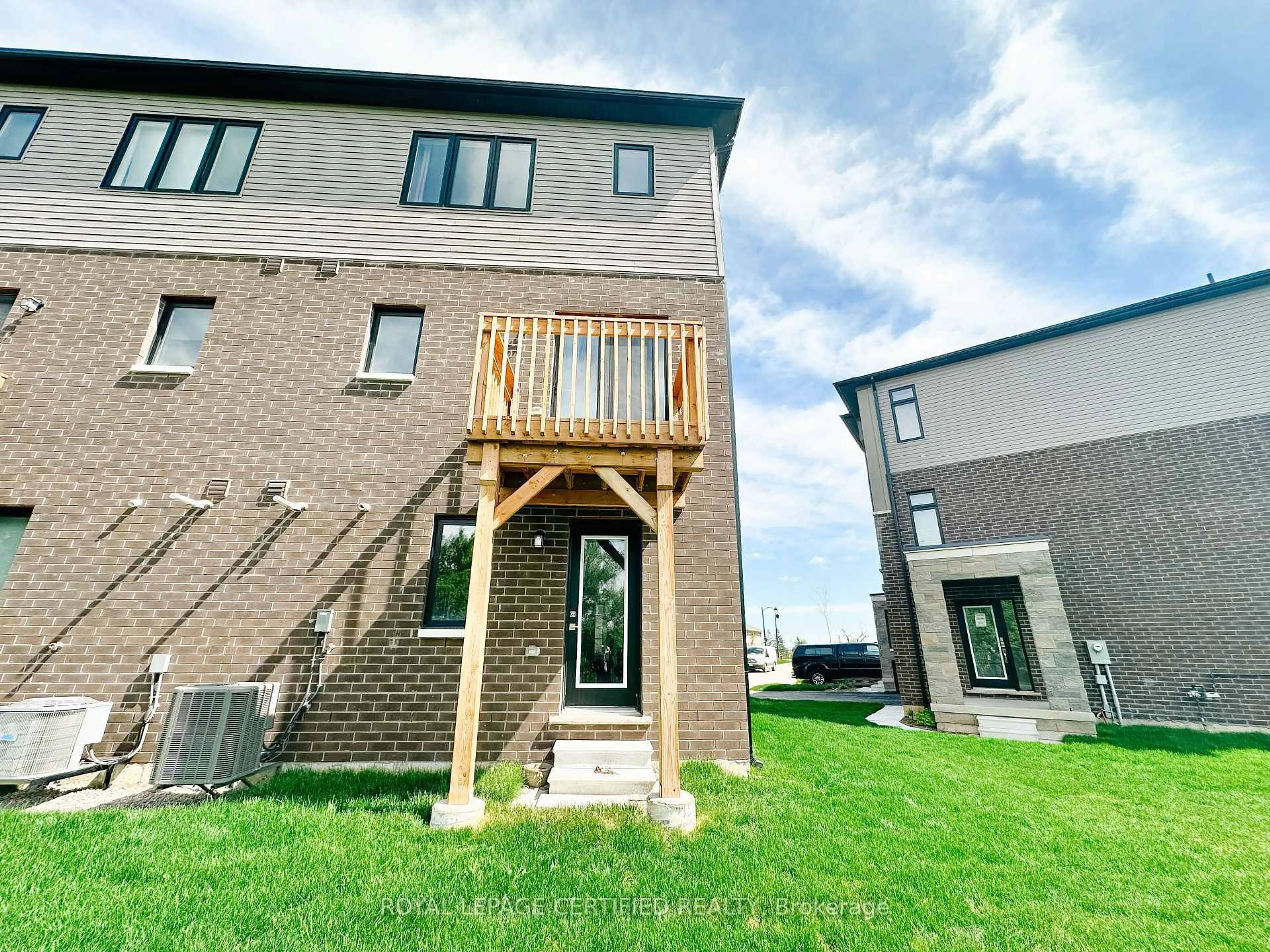 Unknown for 68 Fieldridge Cres, Brampton Ontario L6R 4G6