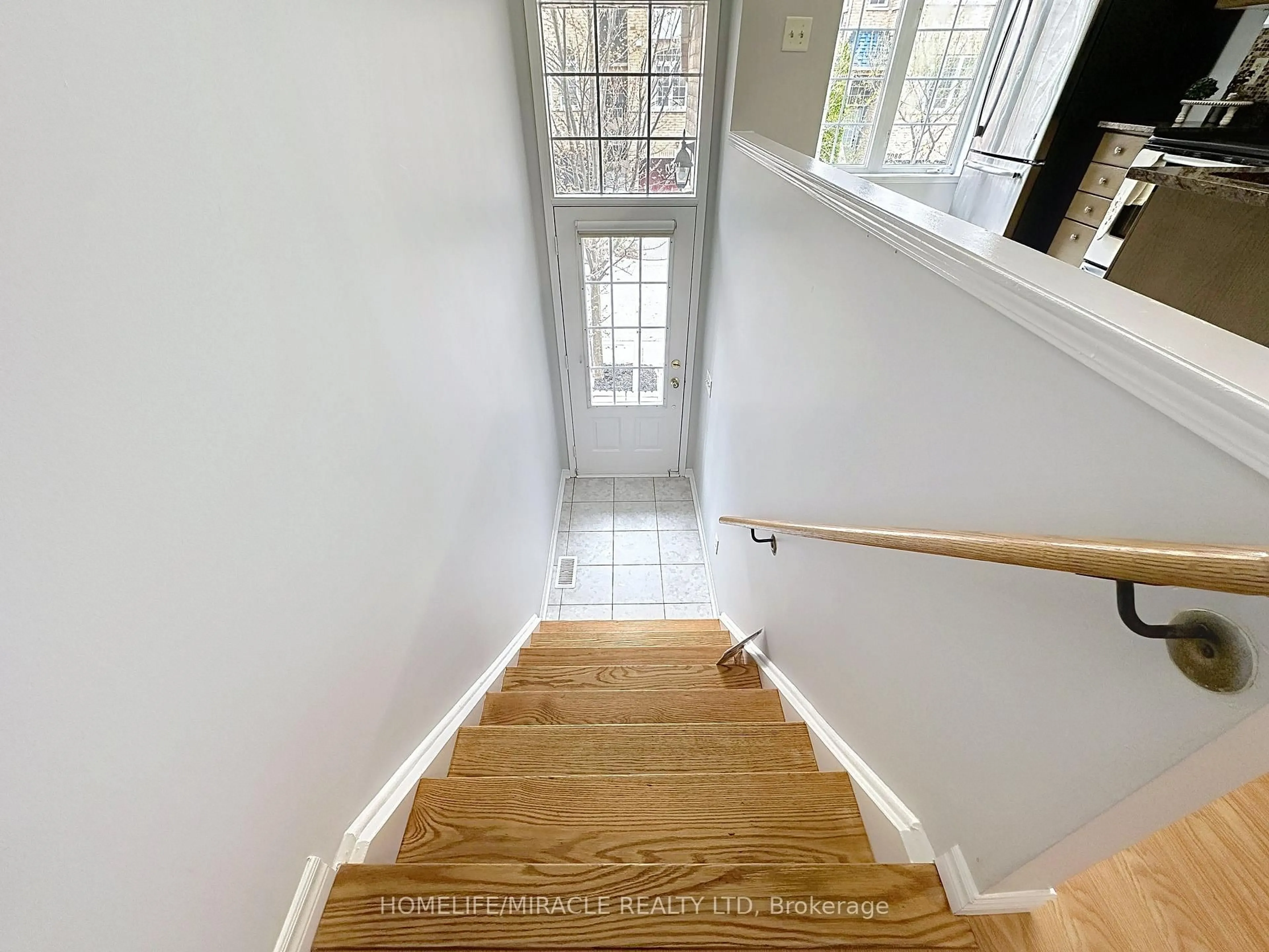 Stairs for 7081 Fairmeadow Cres, Mississauga Ontario L5N 8R6
