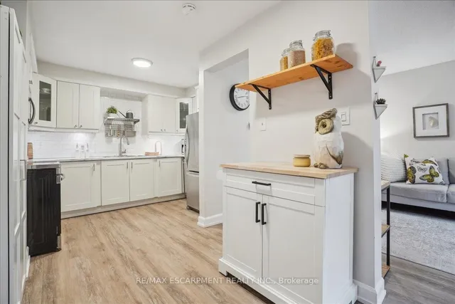 Additional property image - 680 Regency Crt Unit 113