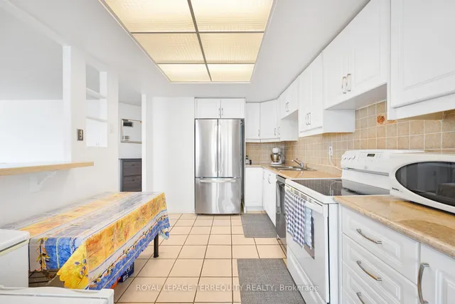 Additional property image - 8 Lisa St Unit 1702