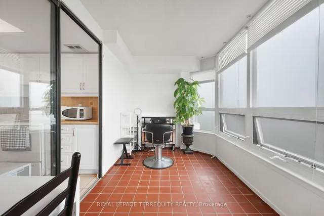 Additional property image - 8 Lisa St Unit 1702