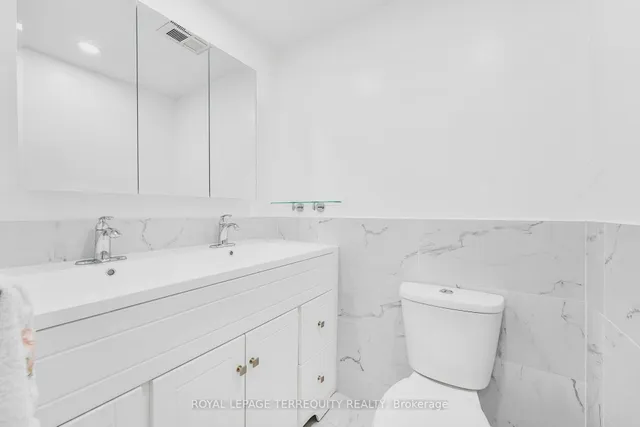 Additional property image - 8 Lisa St Unit 1702
