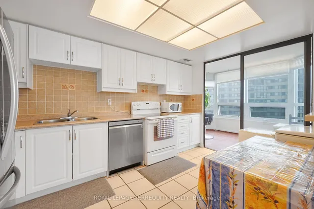 Additional property image - 8 Lisa St Unit 1702