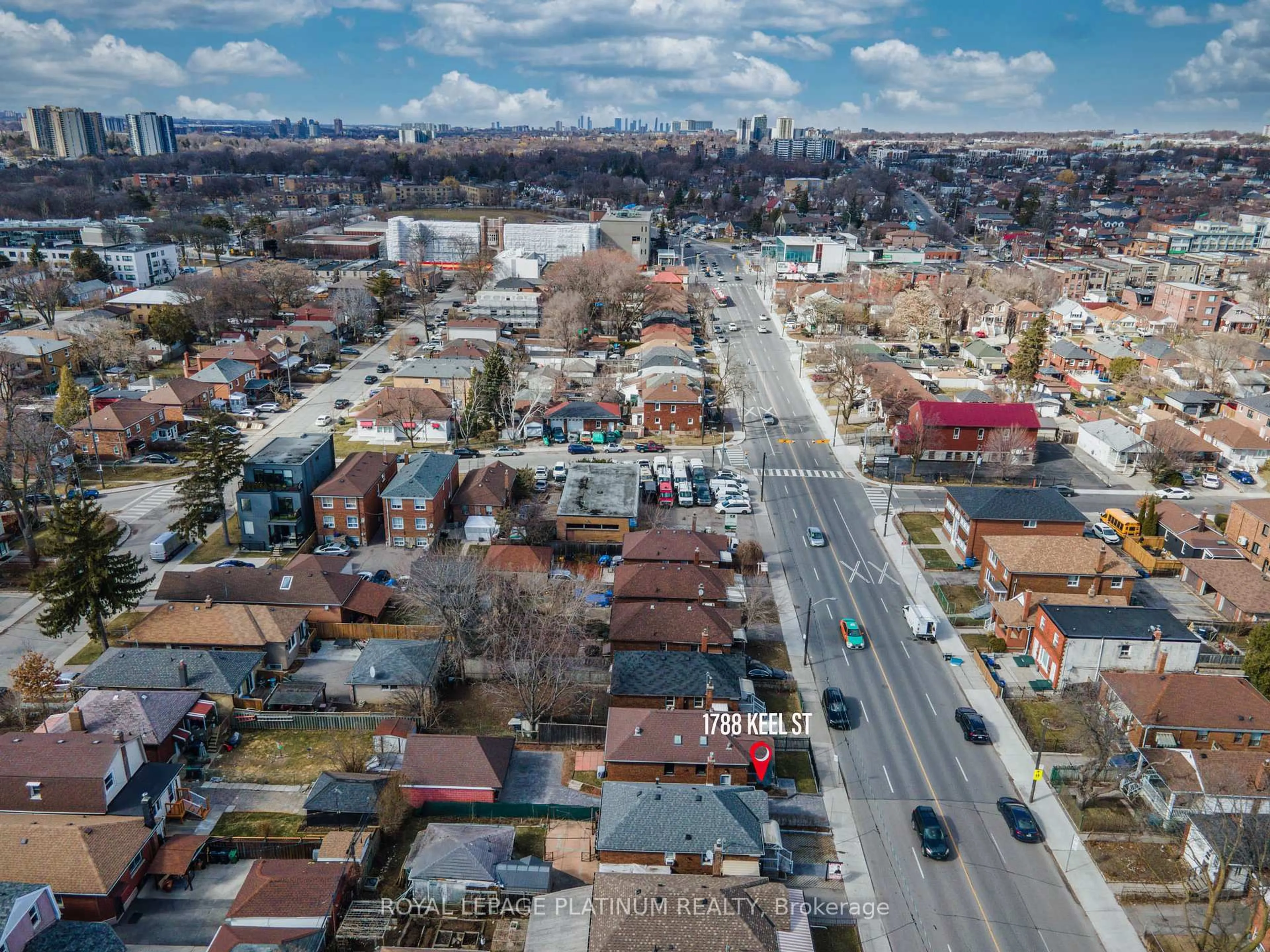 A pic from outside/outdoor area/front of a property/back of a property/a pic from drone, street for 1788 Keele St, Toronto Ontario M6M 3X1