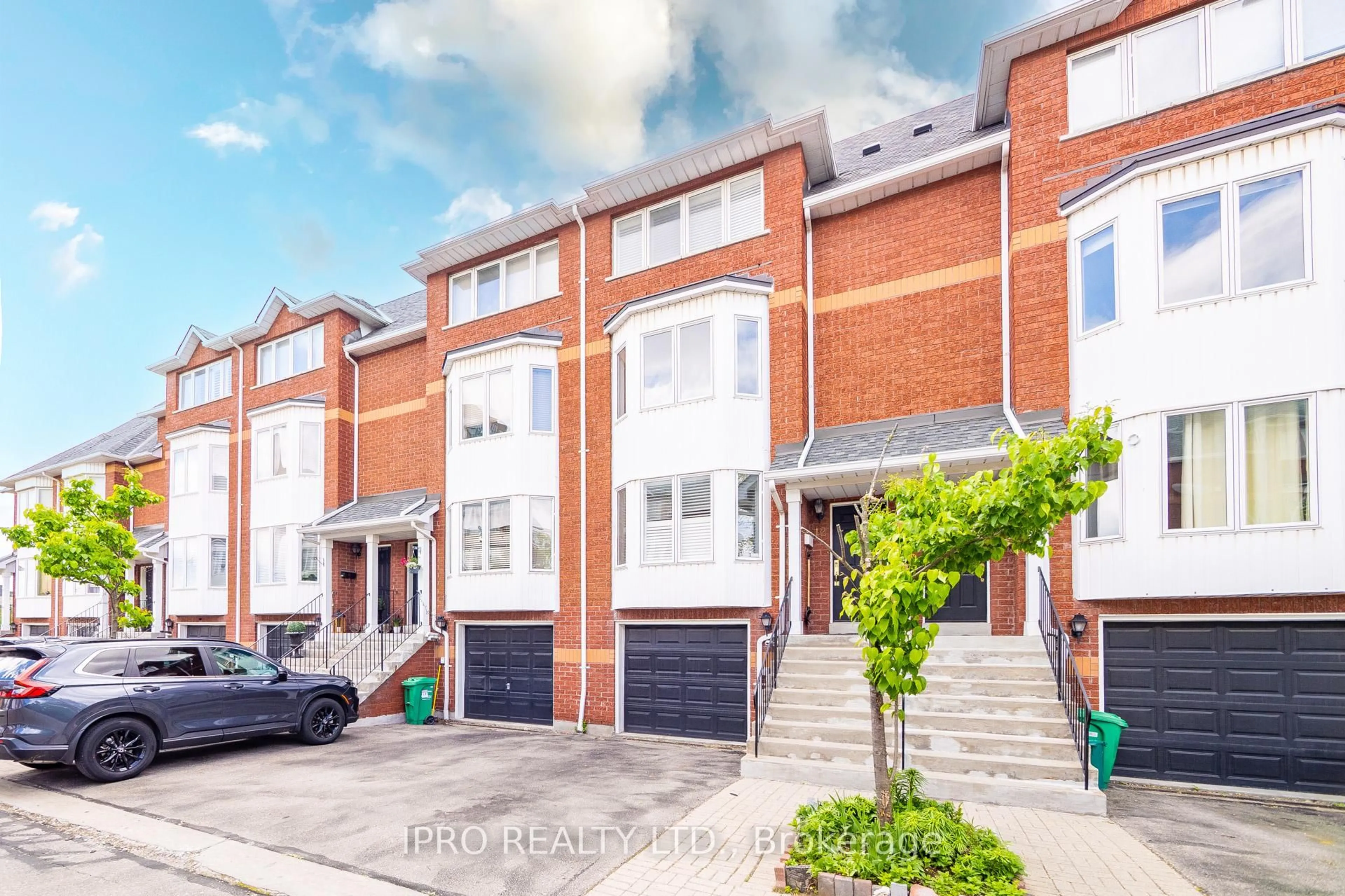 A pic from outside/outdoor area/front of a property/back of a property/a pic from drone, street for 43 Agnes St #12, Mississauga Ontario L5B 4J7