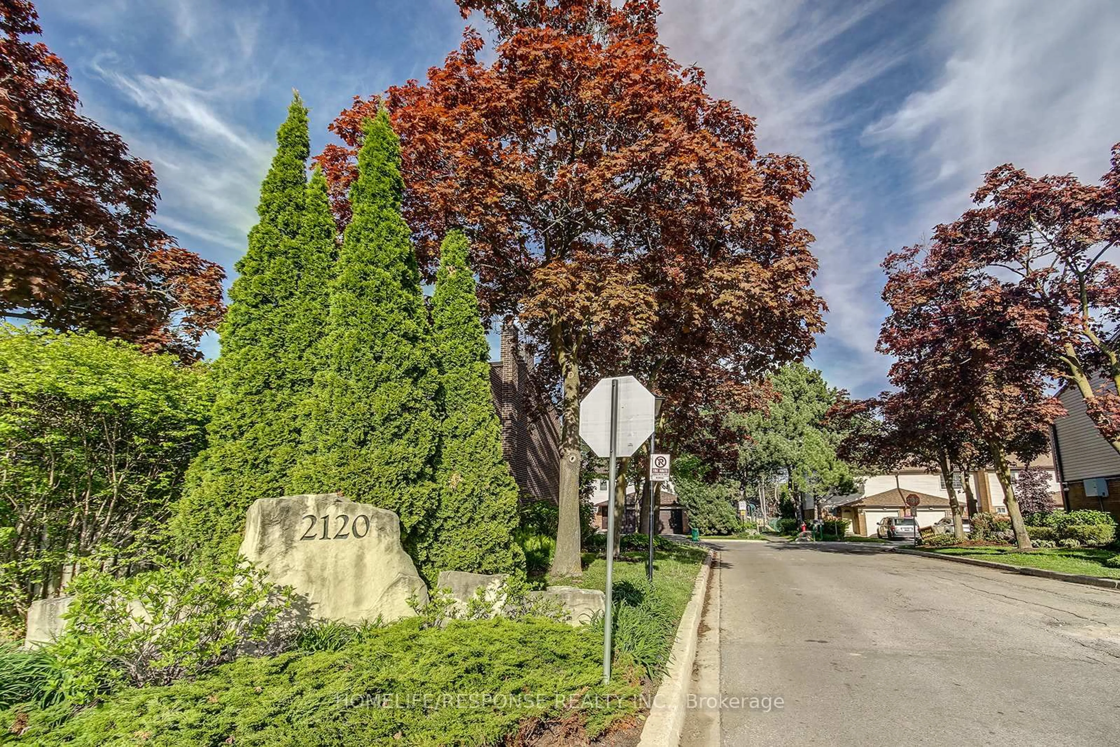Patio, street for 2120 RATHBURN Rd #150, Mississauga Ontario L4W 2S8