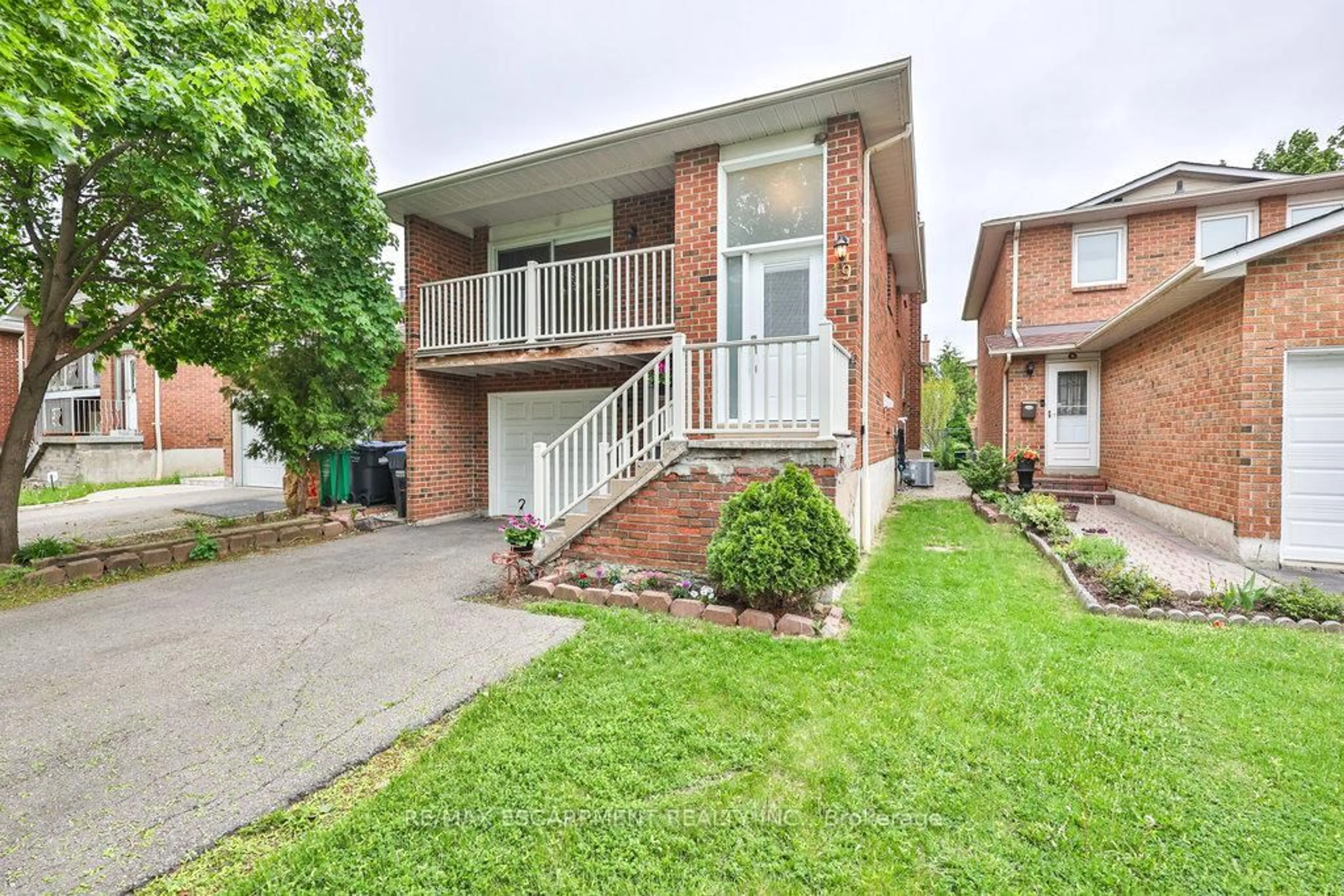 Home with brick exterior material, street for 19 Deerpark Cres, Brampton Ontario L6X 2T6