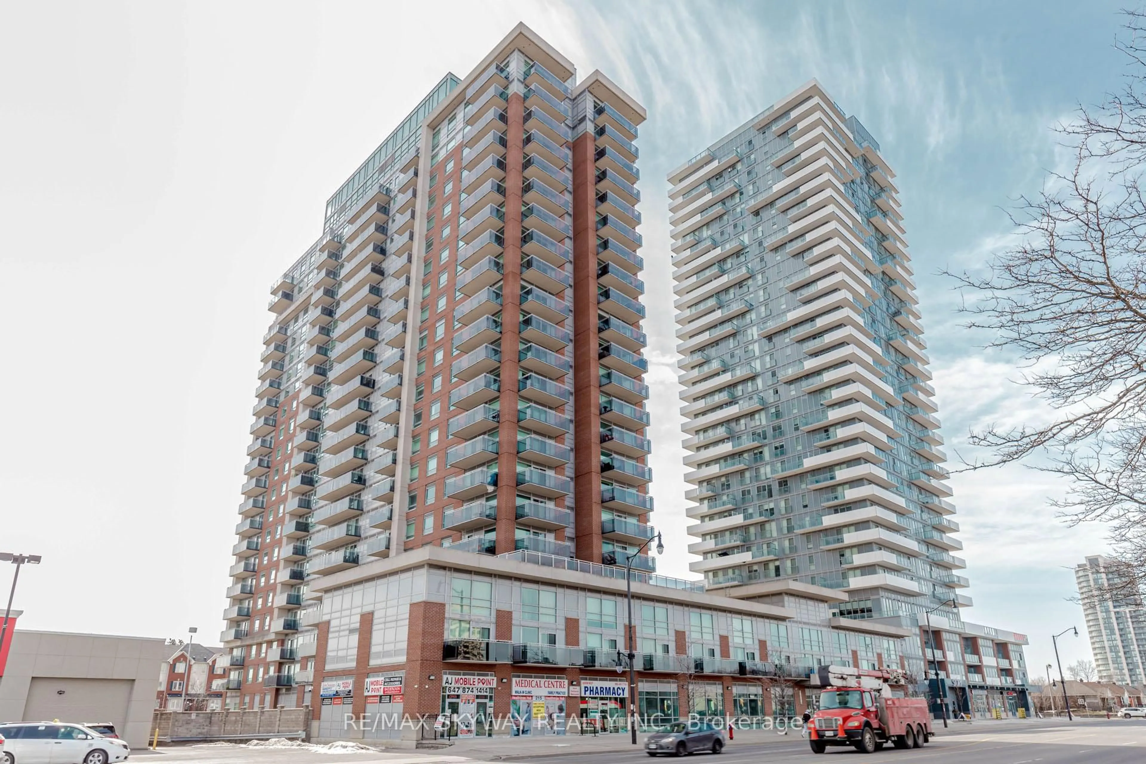 Unknown for 215 Queen St #403, Brampton Ontario L6W 0A9