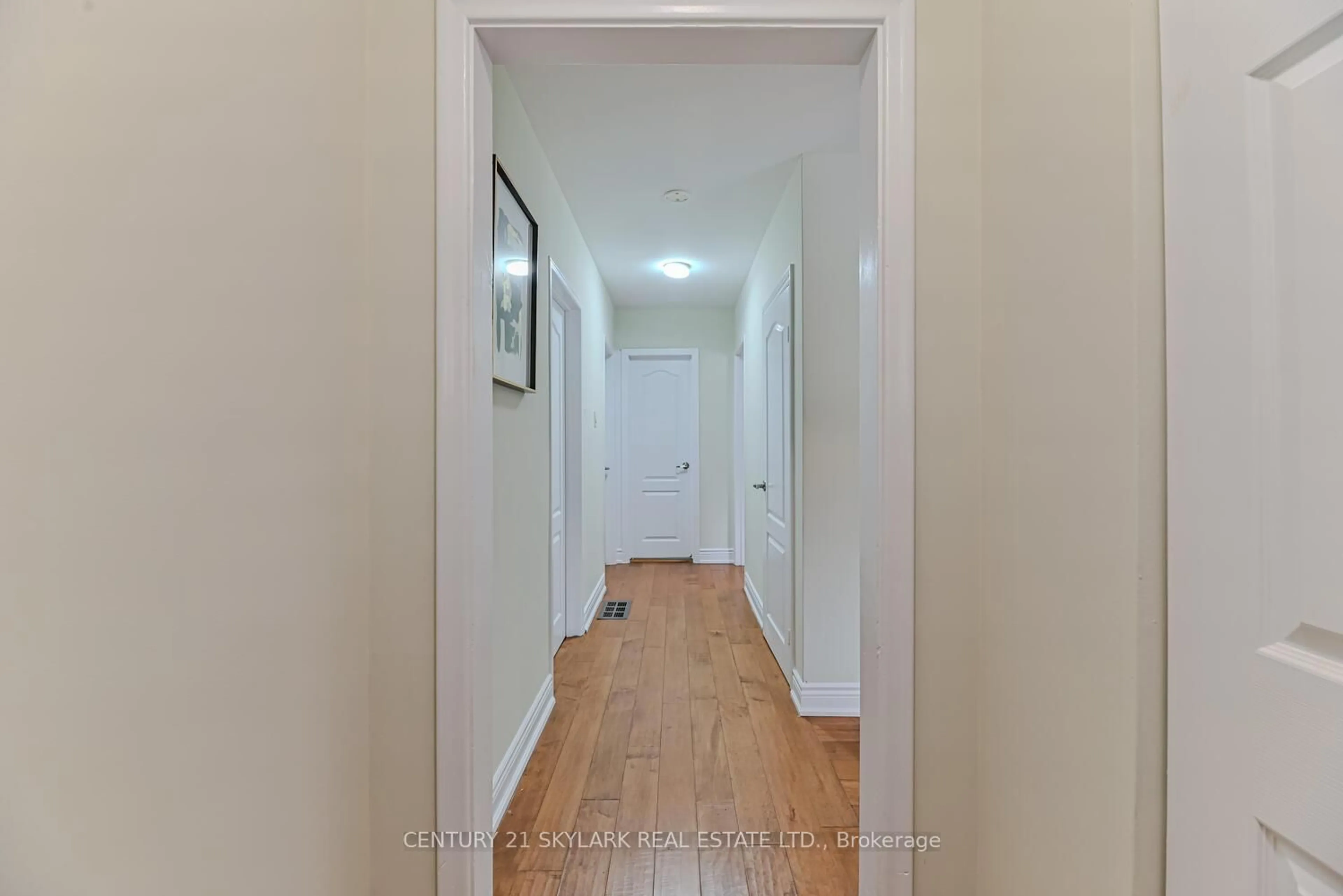 Unknown for 3331 Etude Dr, Mississauga Ontario L4T 1T4