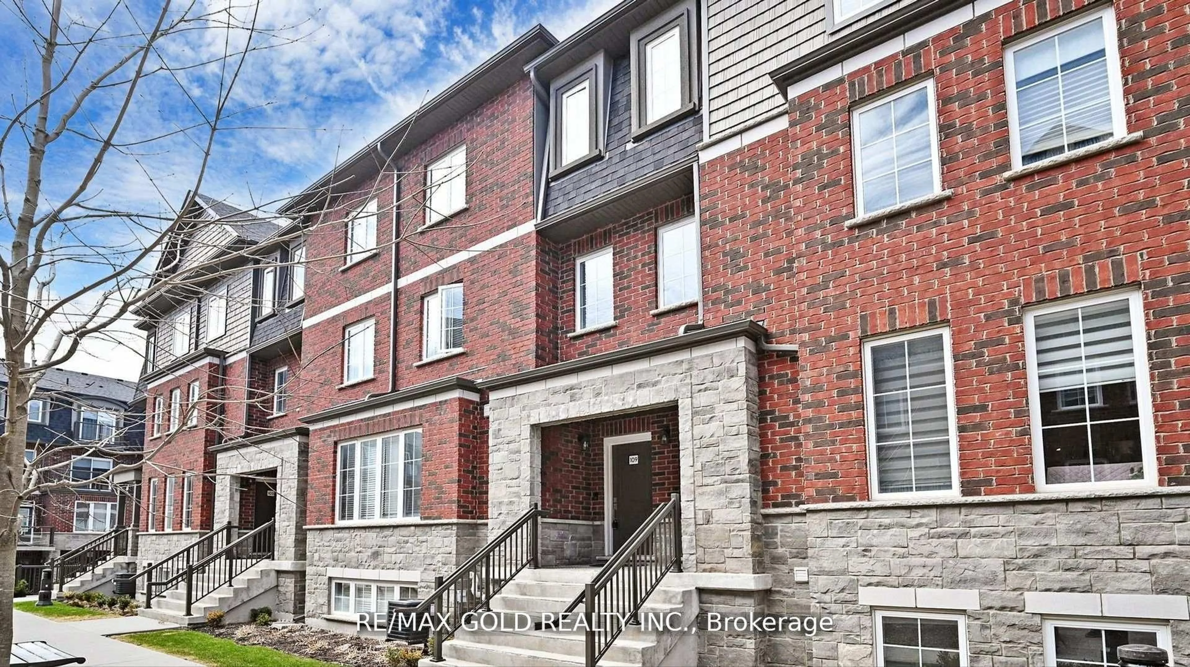Home with brick exterior material, building for 445 Ontario St #109, Milton Ontario L9T 9K3