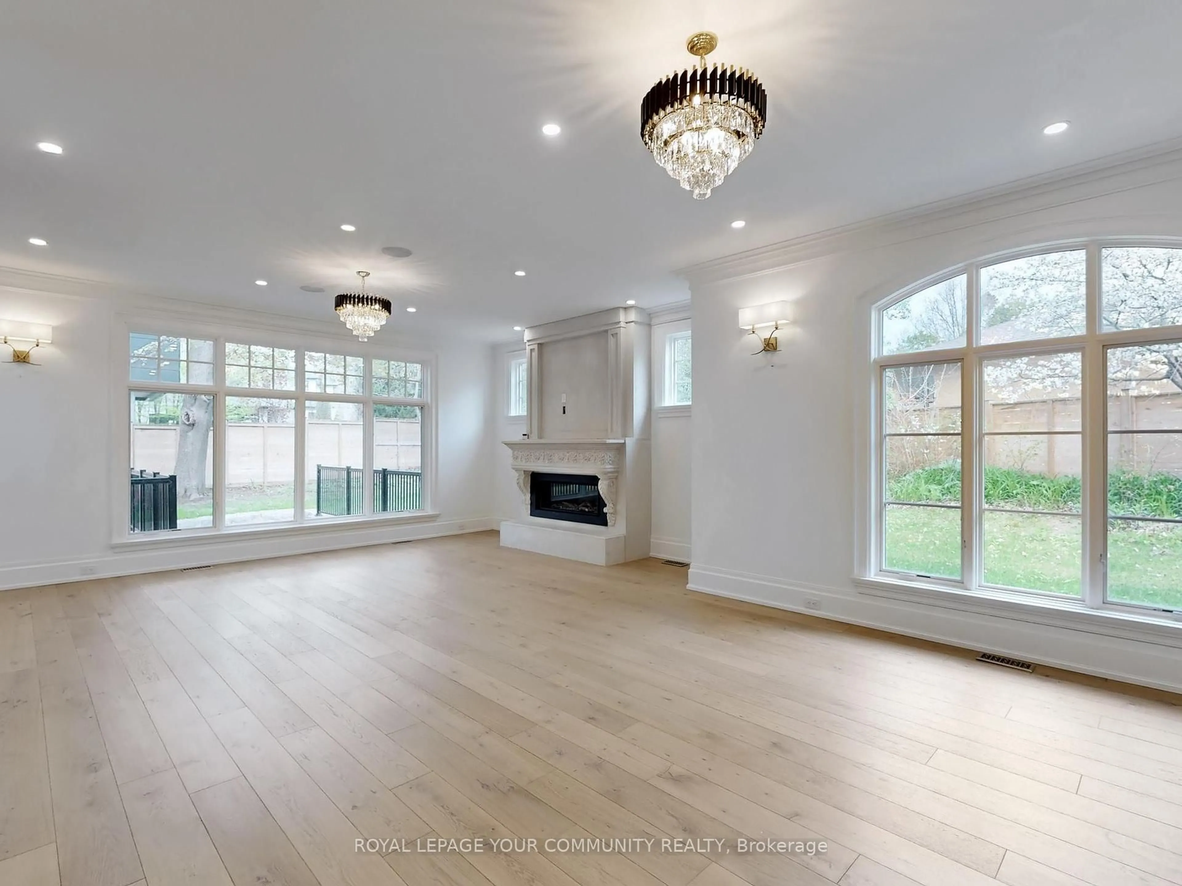 A pic of a room for 1257 Lakeshore Rd, Oakville Ontario L6L 1E7
